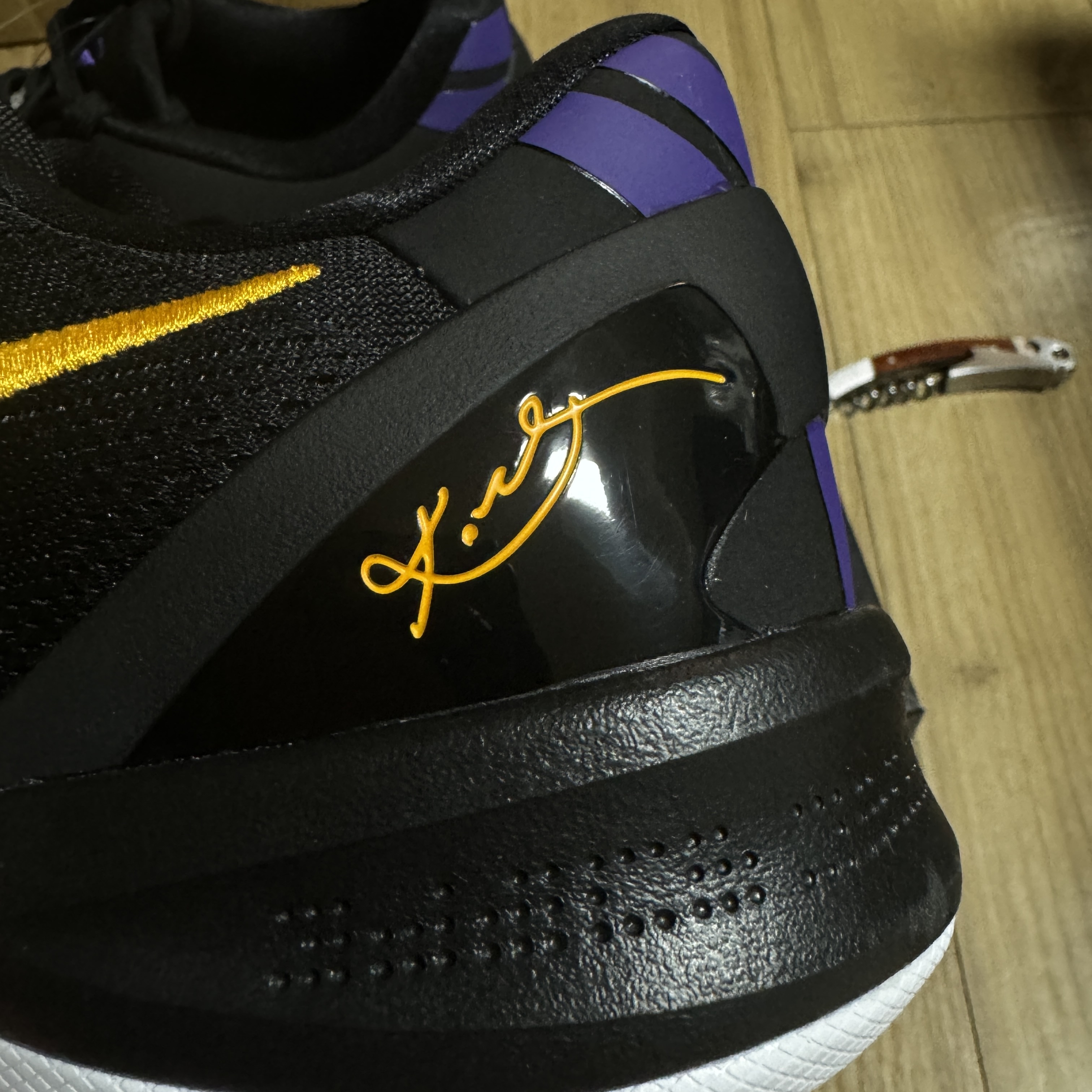 Nike Kobe 8 Protro Black and University Gold 착용 스타일 - 5