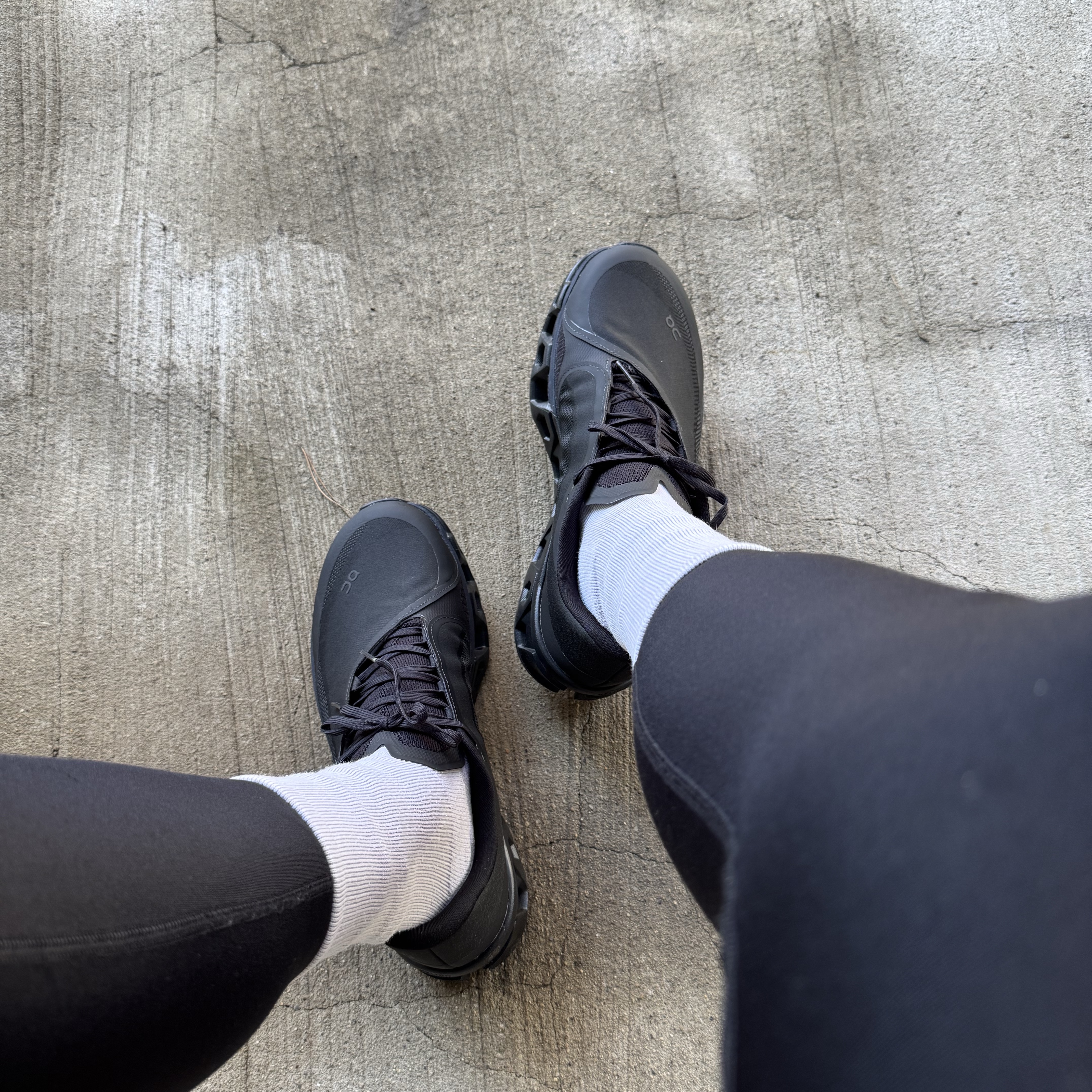 On Running x Post Archive Faction (Paf) Cloudmonster 2 Black Magnet 착용 스타일