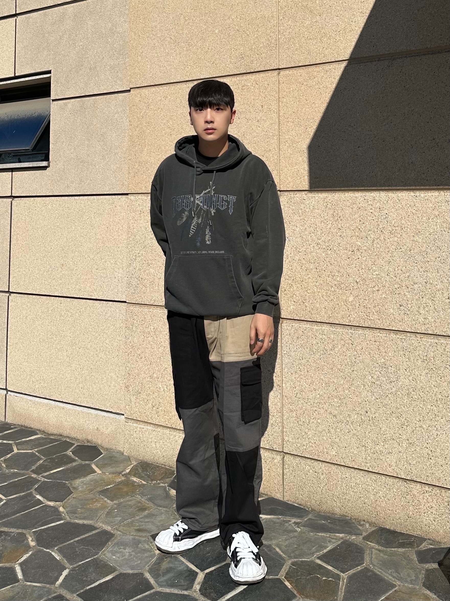 Maison Mihara Yasuhiro Peterson OG Sole Canvas Low Sneakers Black 착용 스타일 - 1