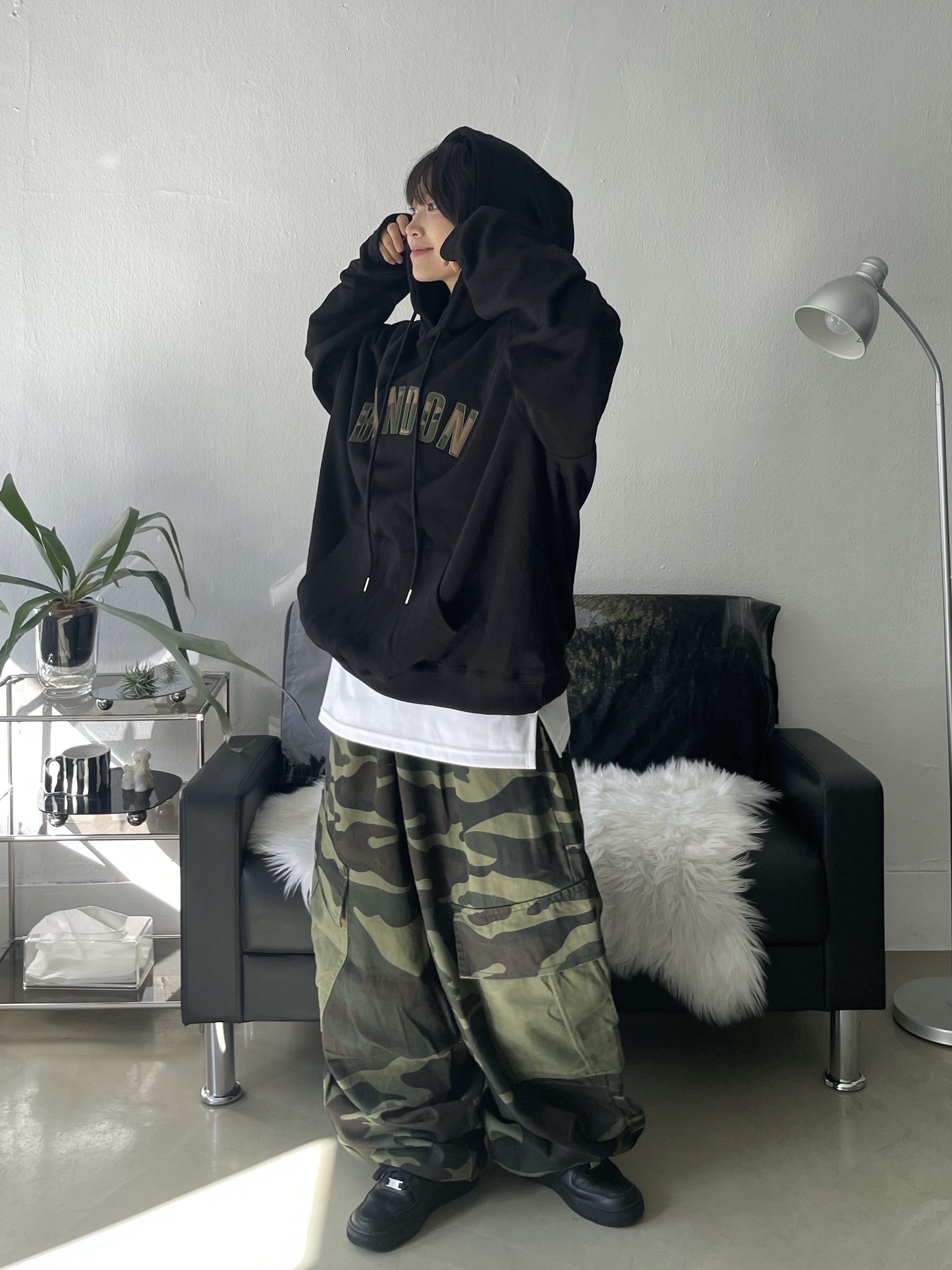 (W) Nike Air Force 1 '07 Low Triple Black 착용 스타일 - 3