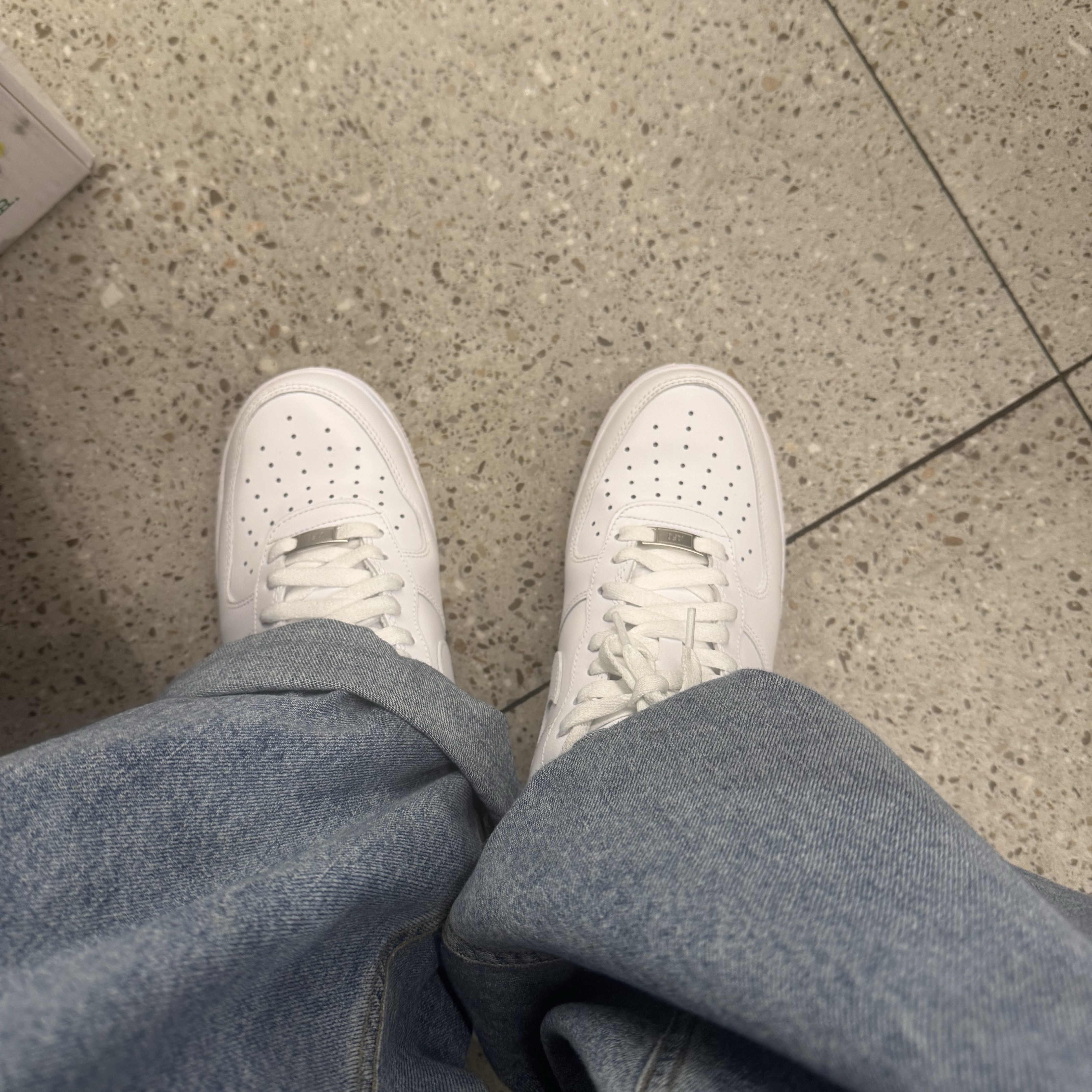 Nike Air Force 1 '07 Low White 착용 스타일