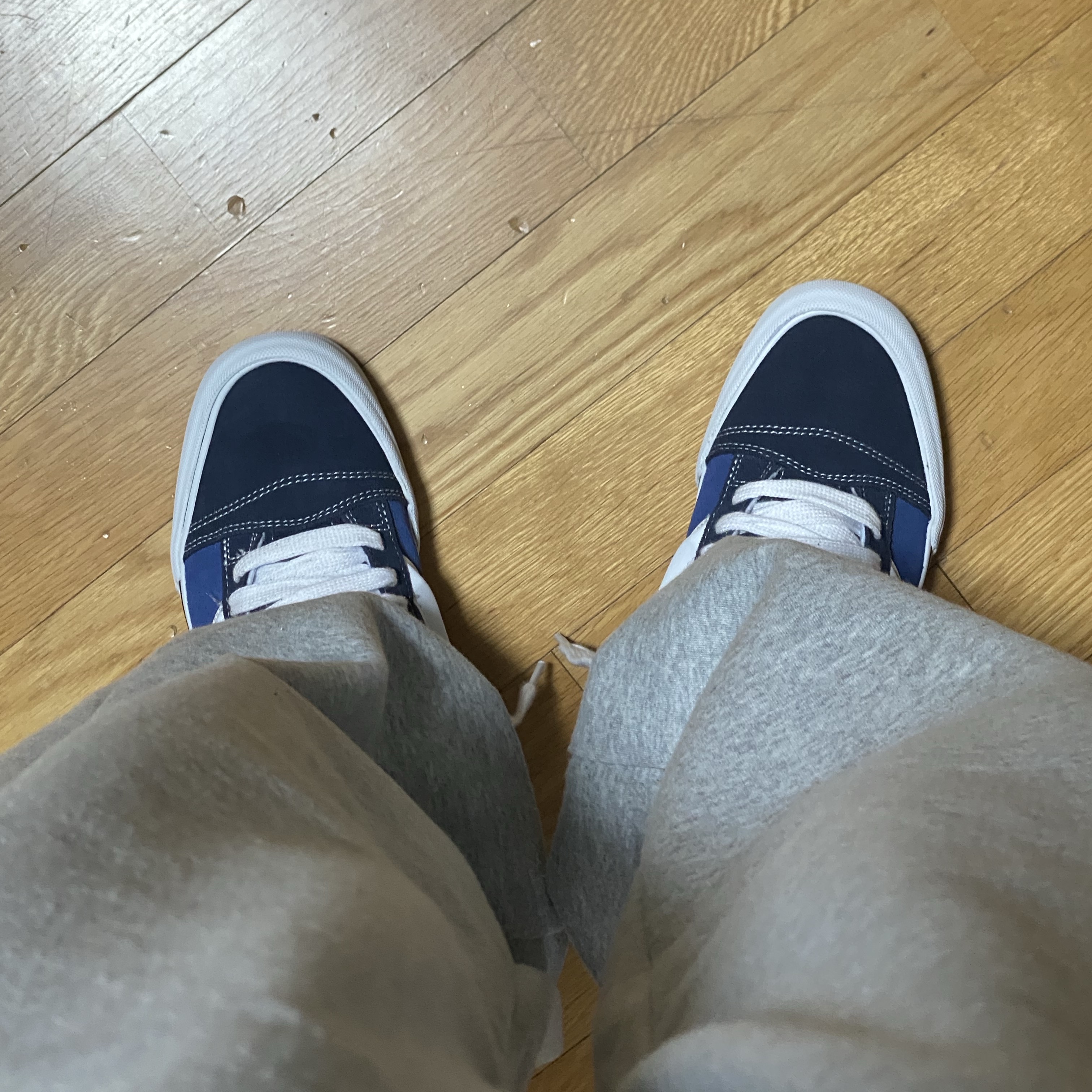 Vans Knu-Skool Navy True White 착용 스타일 - 2