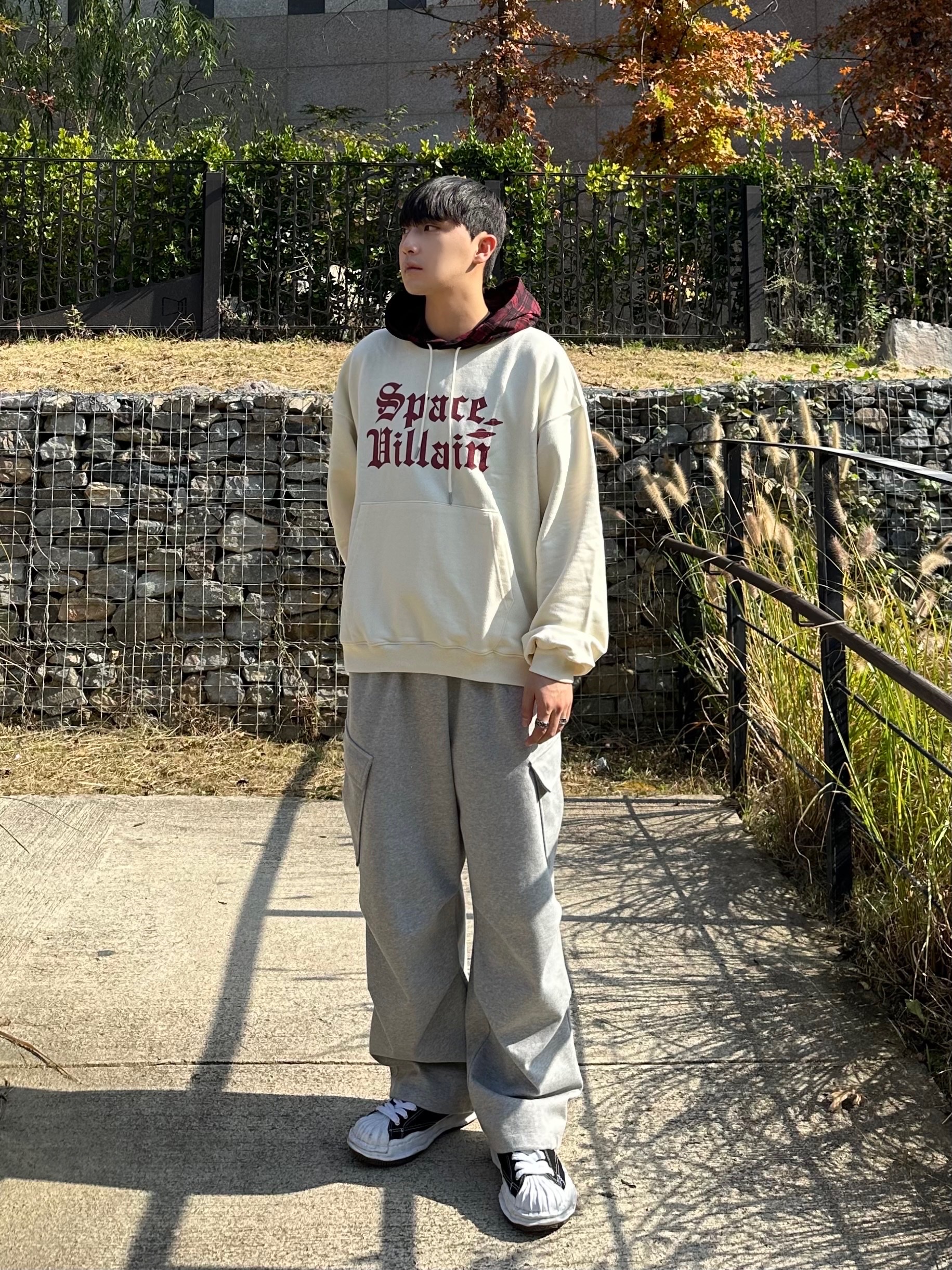 Maison Mihara Yasuhiro Peterson OG Sole Canvas Low Sneakers Black 착용 스타일 - 1