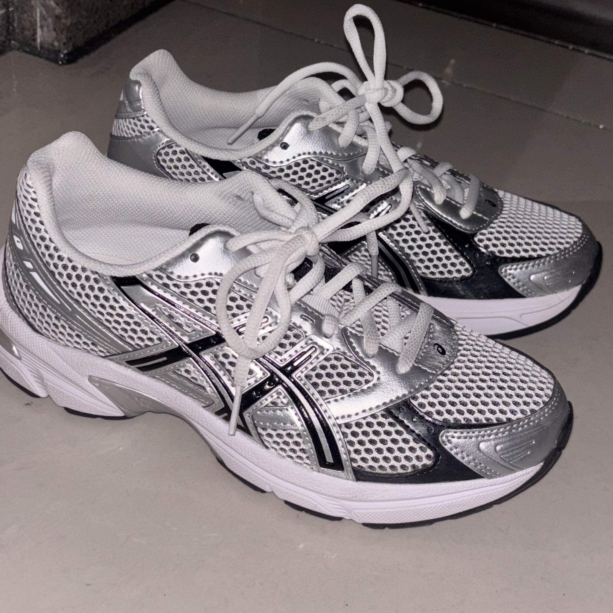 Asics Gel-1130 White Black 착용 스타일