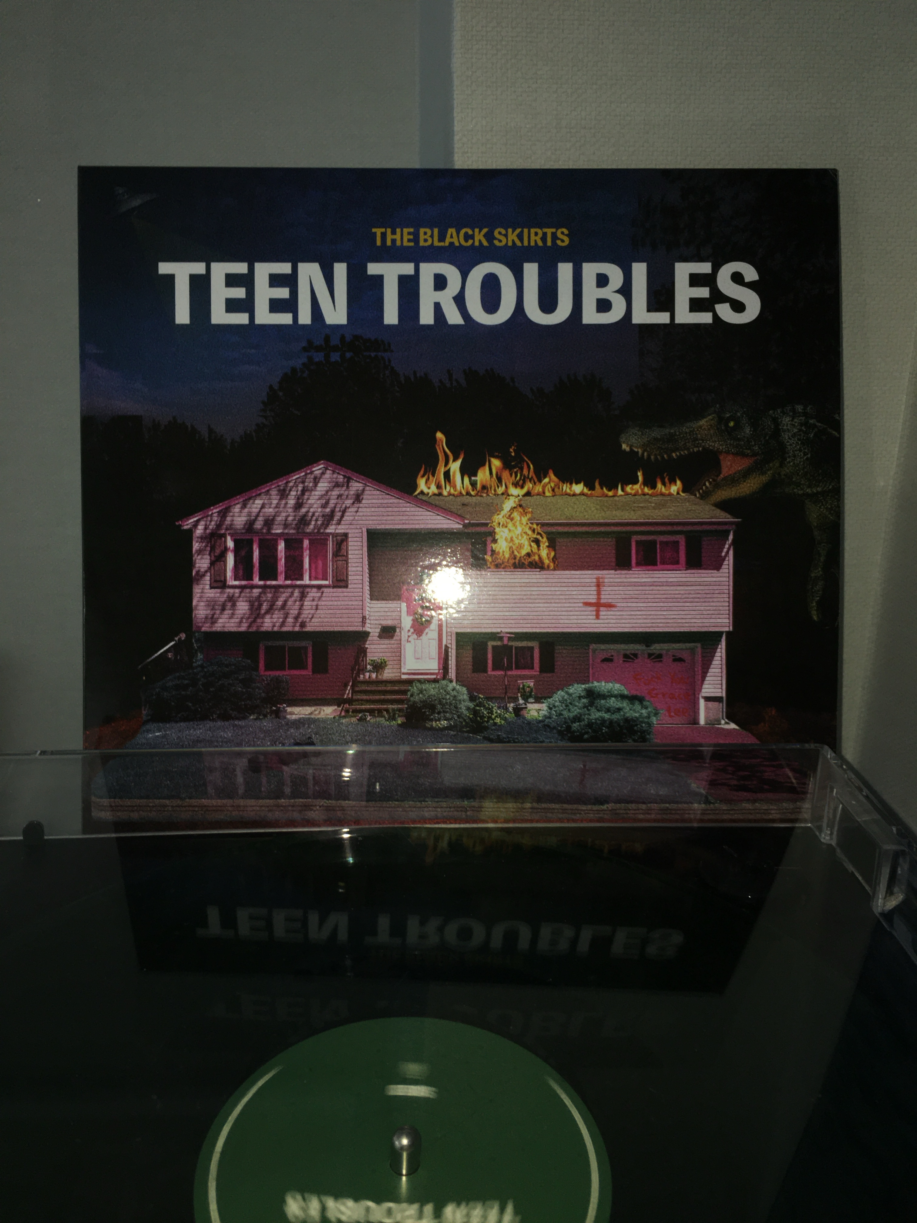 The Black Skirts 3rd Album Part 3 Teen Troubles Emerald Green Transparent (2Lp), Audio-Technica AT-LP60X Auto Belt Drive Turntable Black (Korean Ver.) 착용 스타일