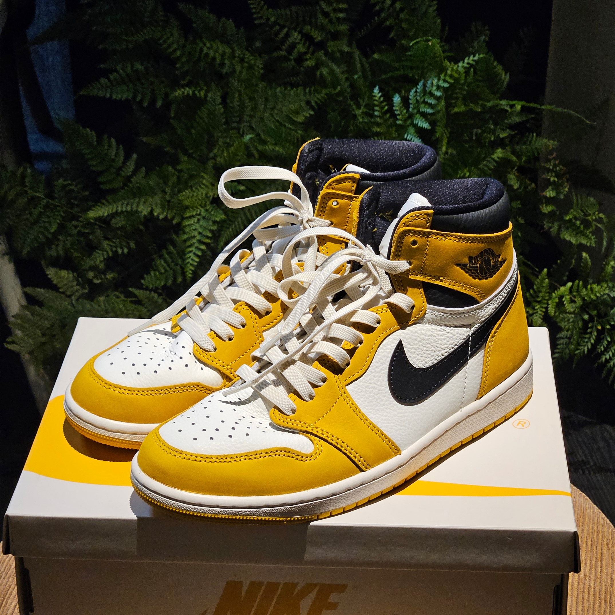 Jordan 1 Retro High OG Yellow Ochre 착용 스타일