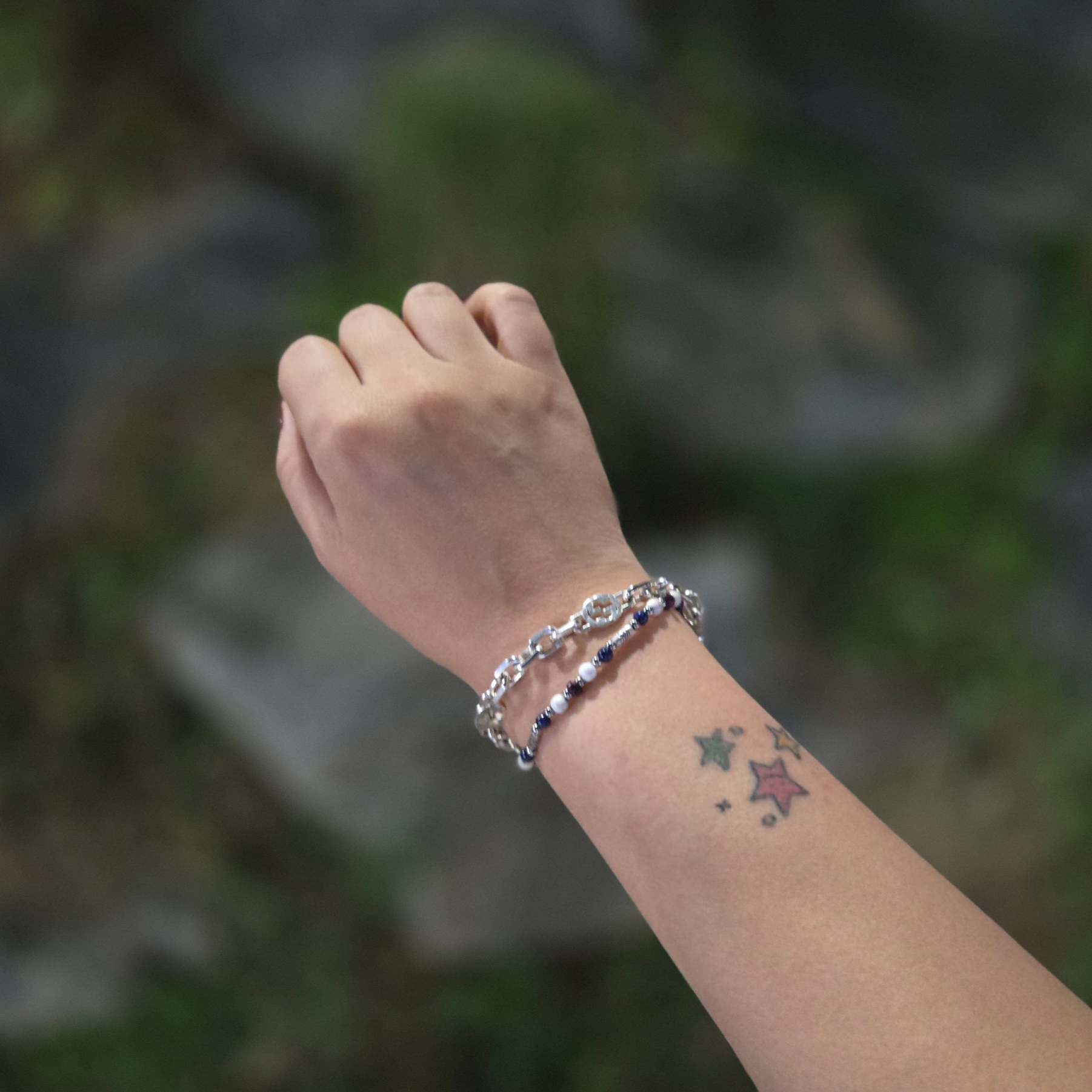 Scudo Garden Violet Karen Beads Bracelet 착용 스타일