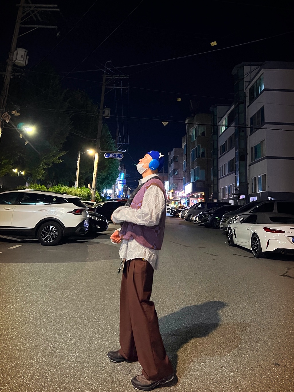 On Running x Post Archive Faction (Paf) Cloudventure Peak Cacao Espresso, Lemaire Small Croissant Bag Soft Grained Leather Dark Chocolate 착용 스타일 - 1