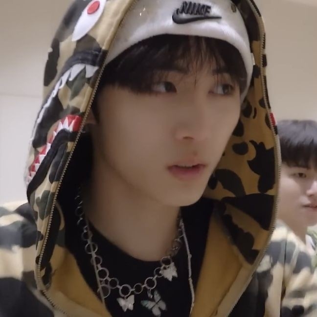 BAPE PONR ABC Camo Shark Full Zip Hoodie Army Green 착용 스타일 - 5