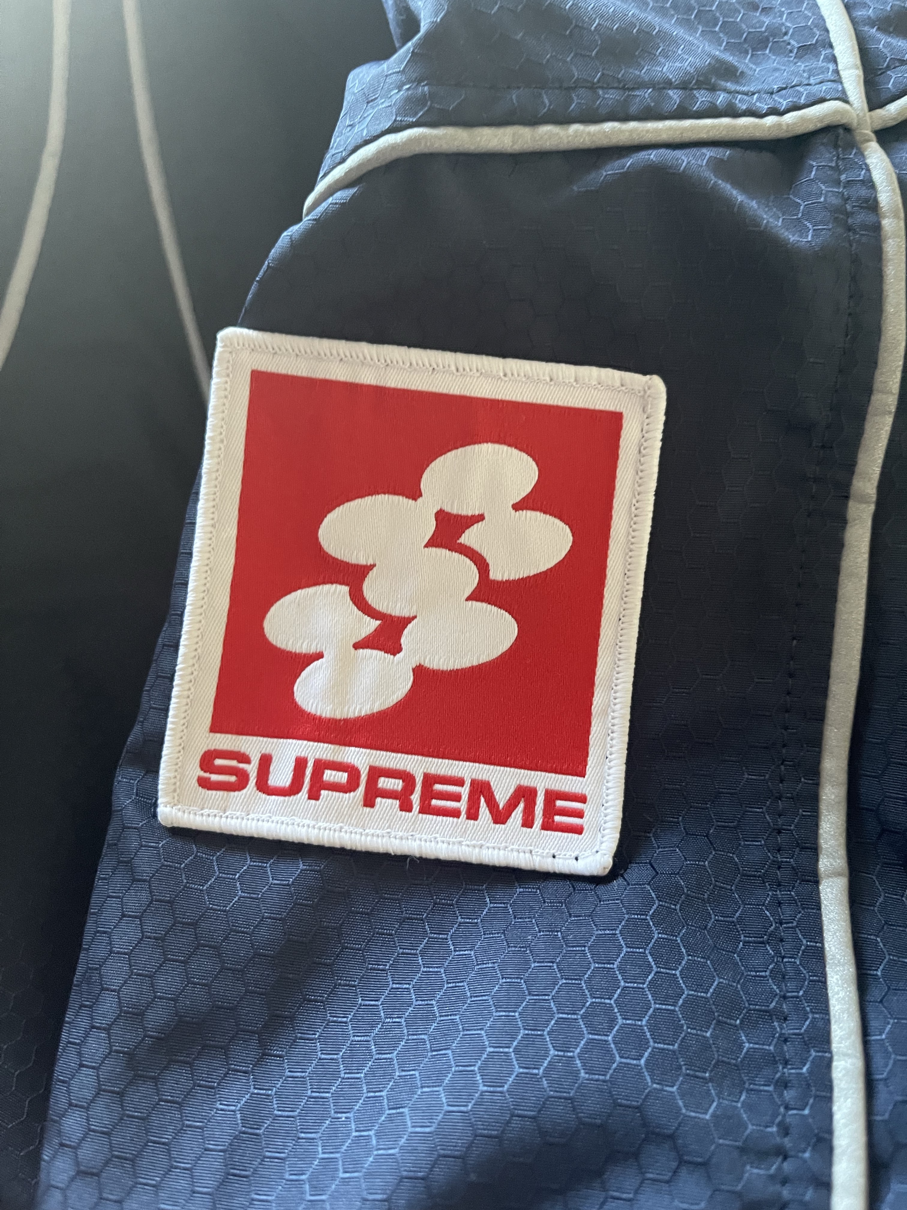 Supreme Reflective Piping Pullover Navy - 24FW 착용 스타일 - 4