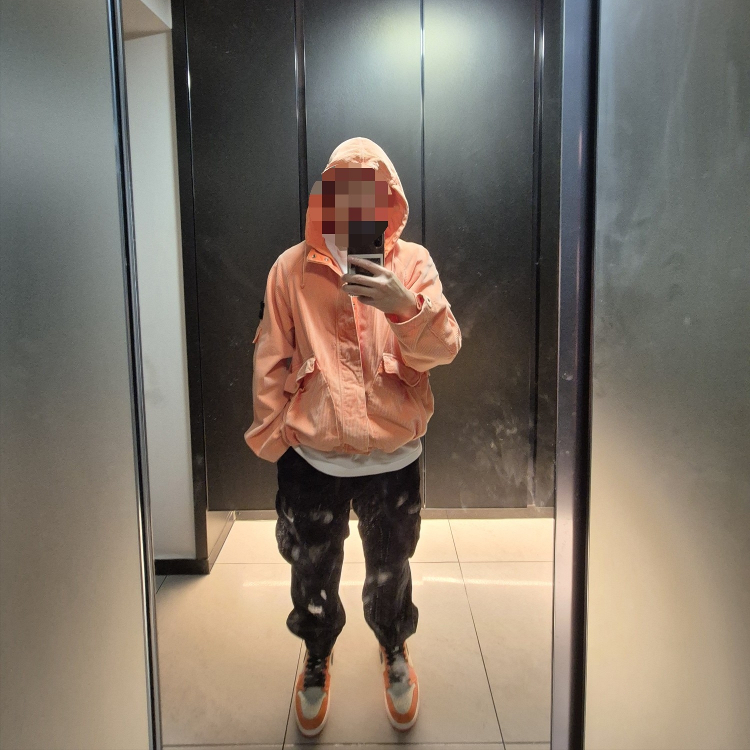 Jordan 1 Retro High OG Reverse Shattered Backboard, Supreme x Stone Island Corduroy Jacket Orange - 20FW 착용 스타일 - 4