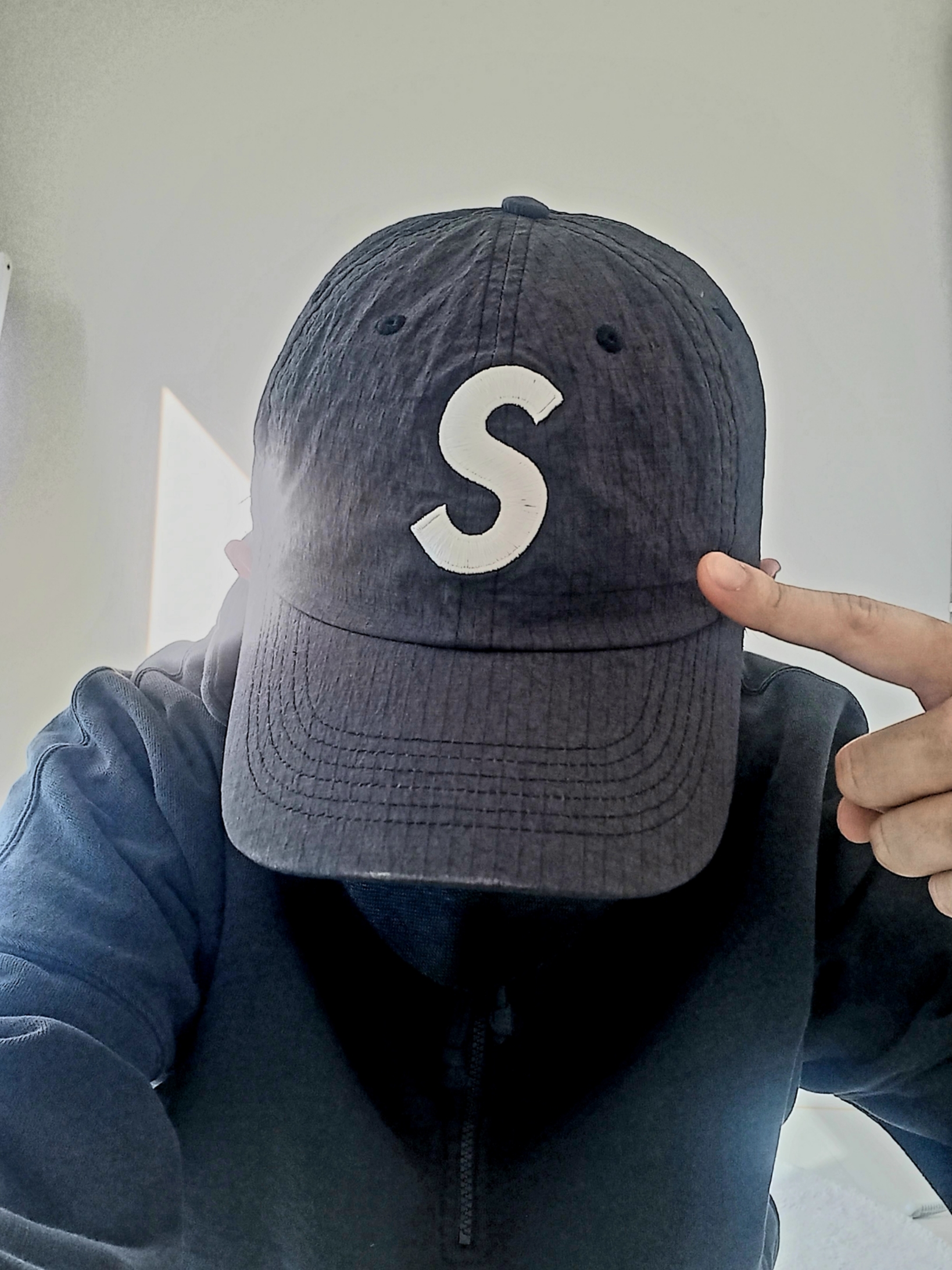 Supreme Cordura Ripstop S Logo 6-Panel Black - 23SS, Supreme Wrapped Half Zip Hooded Sweatshirt Washed Black - 24SS 착용 스타일 - 1