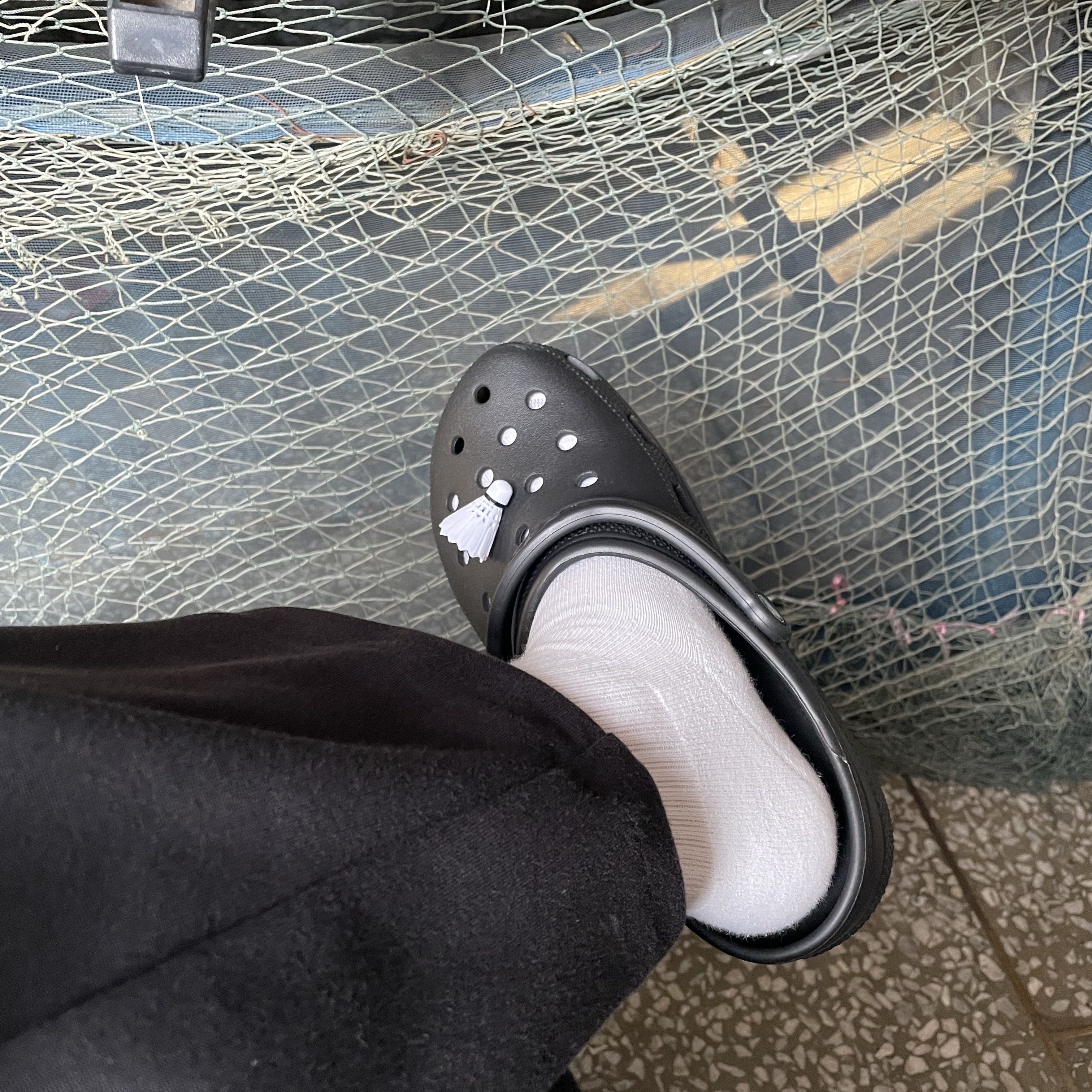 Crocs Classic Clog Black 착용 스타일