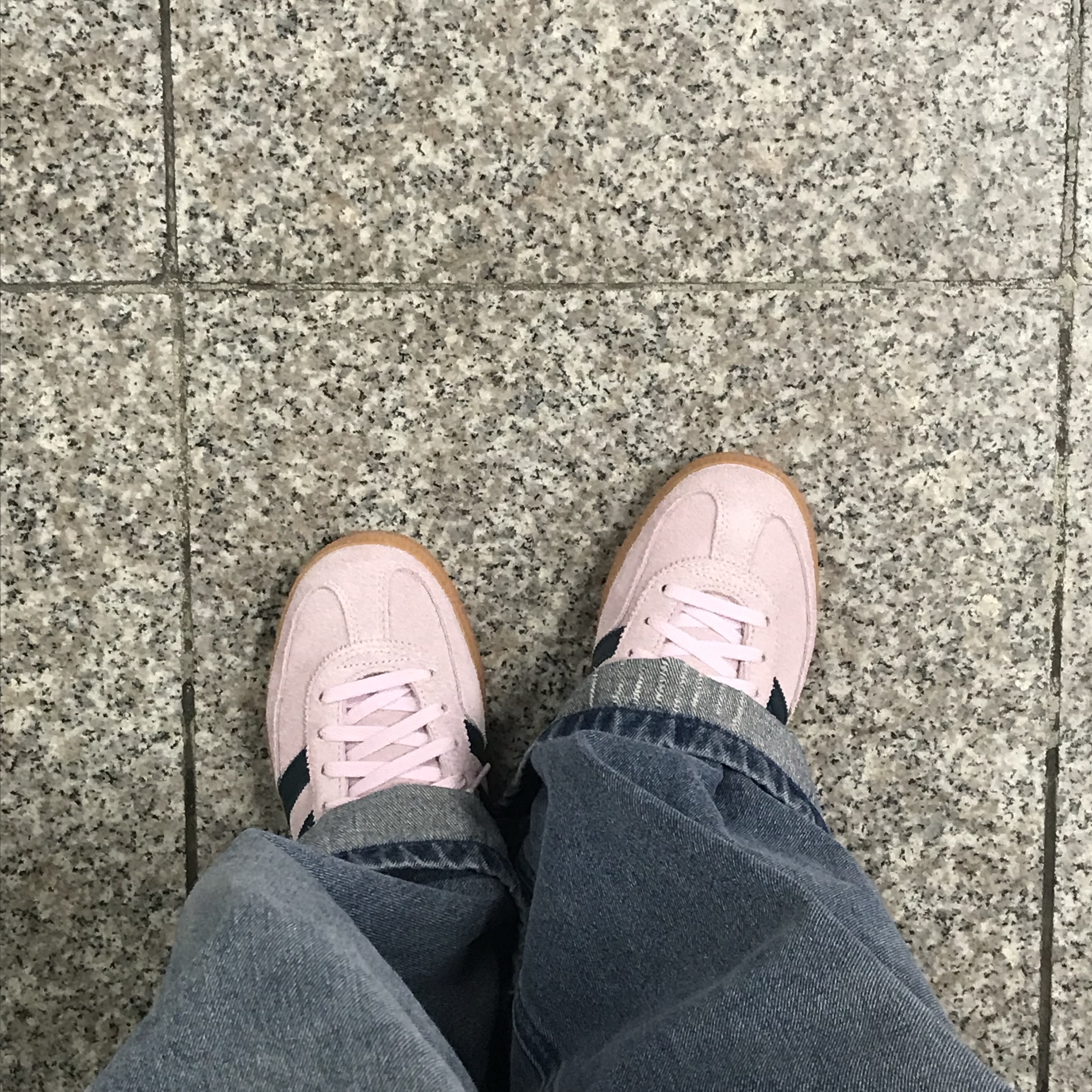 (W) Adidas Spezial Handball Clear Pink 착용 스타일 - 1