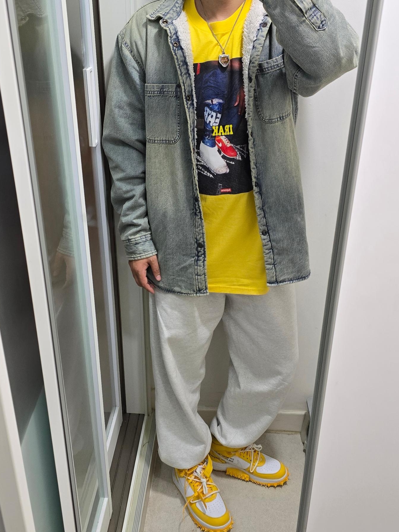 Supreme x Irak Cast T-Shirt Yellow - 22FW, Supreme Faux Shearling Lined Work Shirt Washed Indigo Denim - 24FW 착용 스타일 - 1