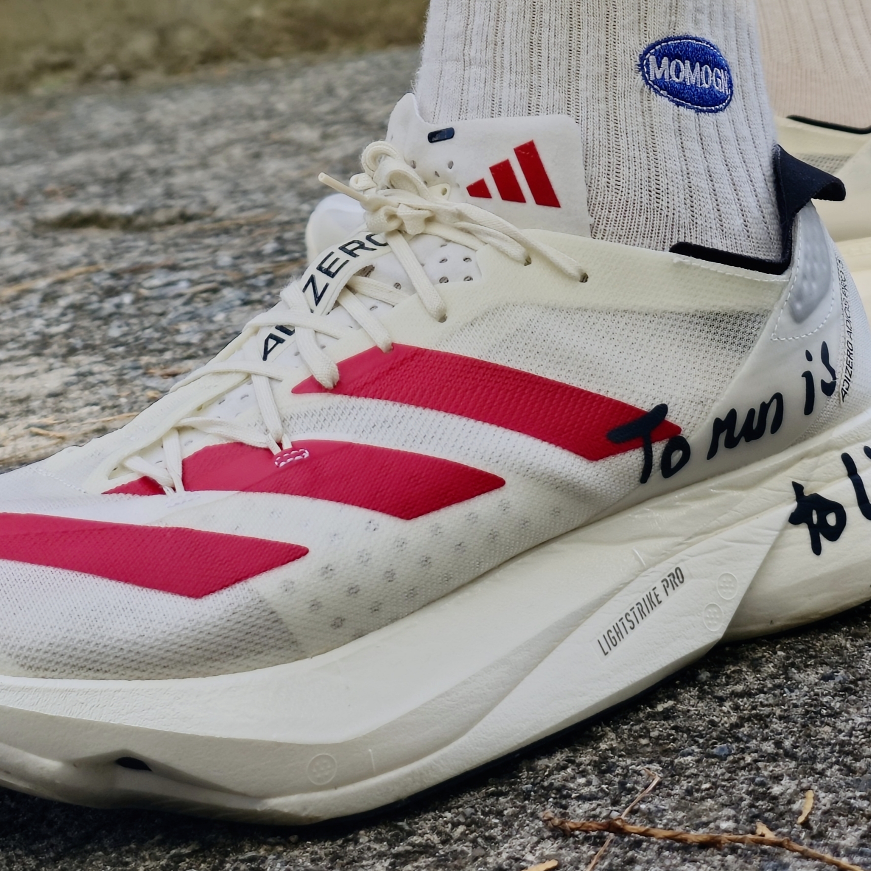 Adidas Adizero Adios Pro 3 Off White Better Scarlet 착용 스타일 - 4