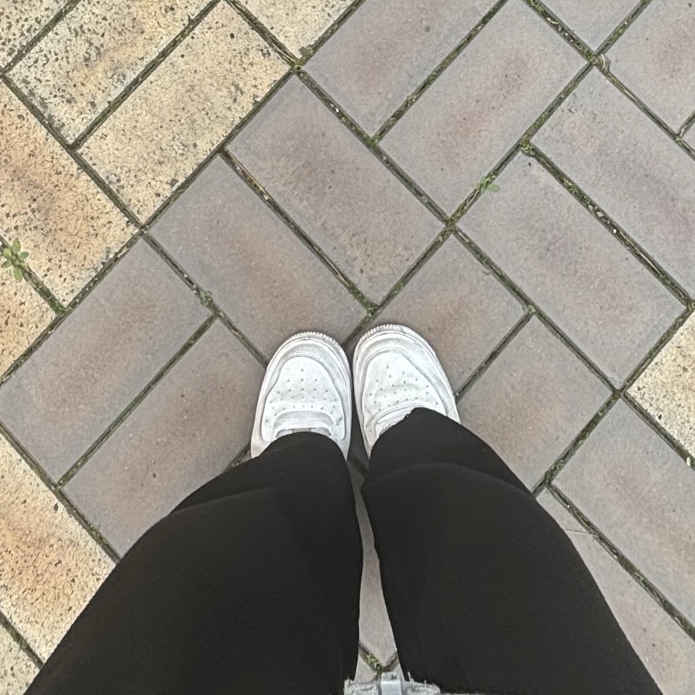 (GS) Nike Air Force 1 LE White 착용 스타일 - 3