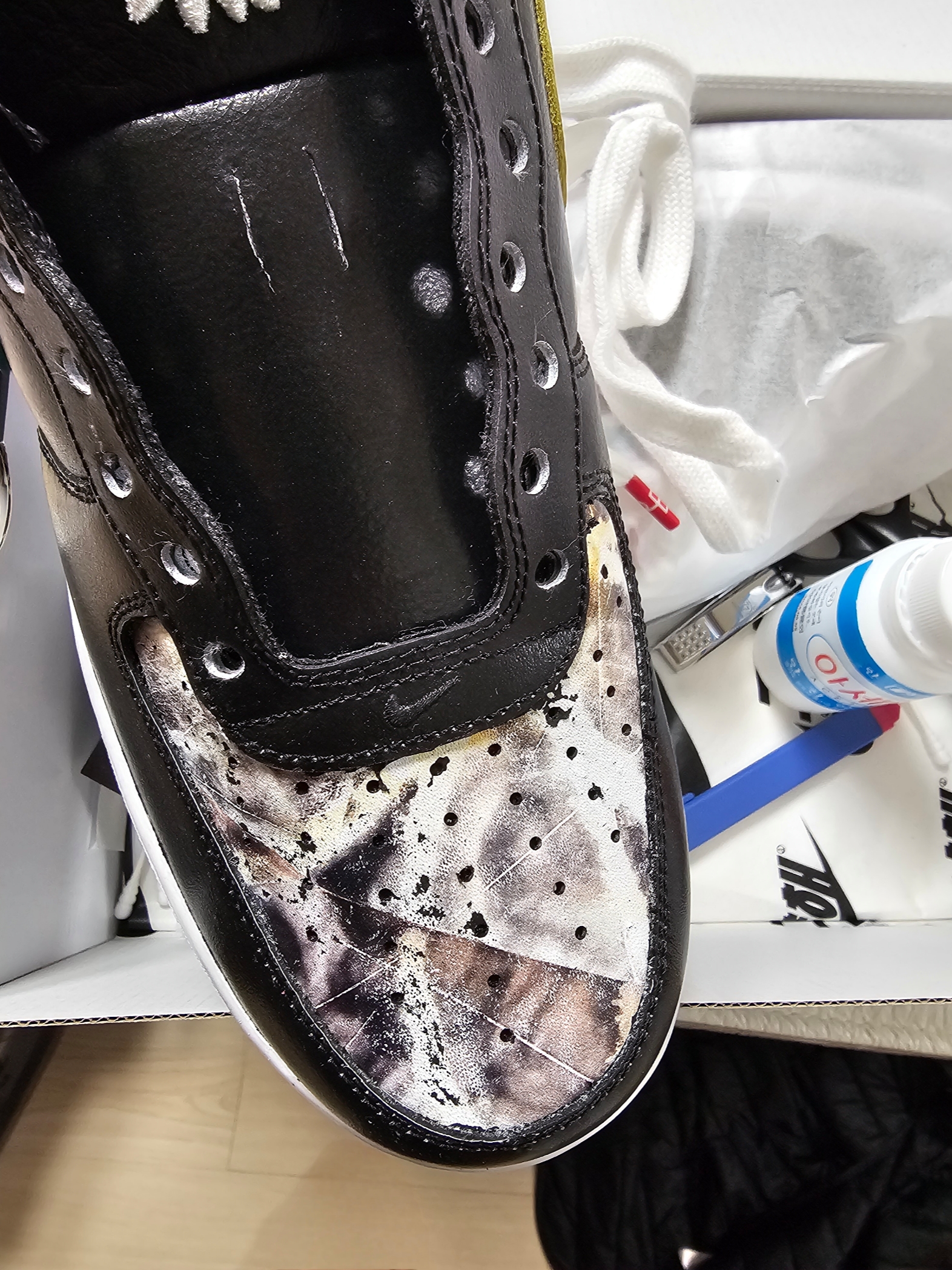 Nike x Peaceminusone Air Force 1 Low Para-Noise 3.0 Black and Multicolor, Dior Safari Messenger Bag Beige & Black Dior Oblique Jacquard 착용 스타일 - 1