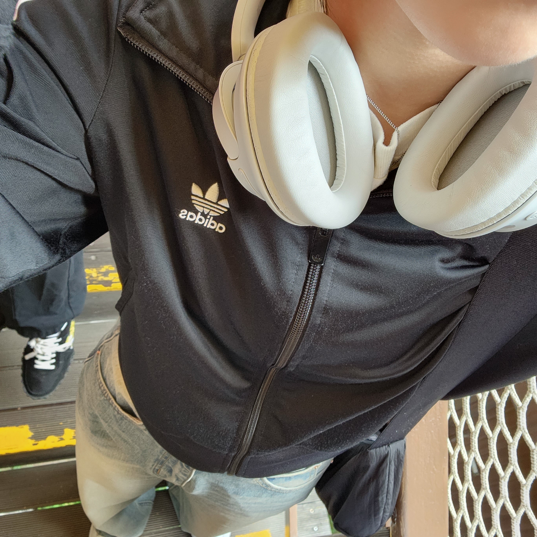 (W) Adidas Adicolor Classic Firebird Track Top Black - KR Sizing 착용 스타일 - 1