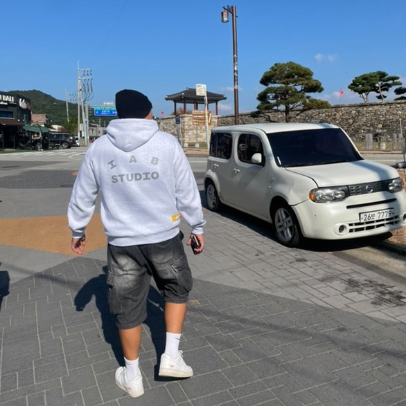IAB Studio Hoodie Light Gray, Nike x Supreme Air Force 1 Low White 착용 스타일