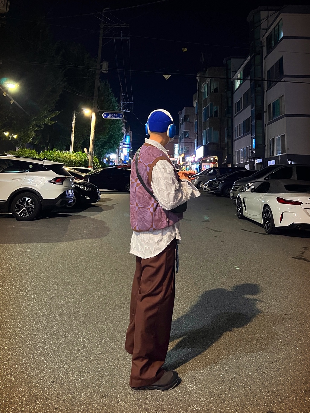 On Running x Post Archive Faction (Paf) Cloudventure Peak Cacao Espresso, Lemaire Small Croissant Bag Soft Grained Leather Dark Chocolate 착용 스타일 - 4