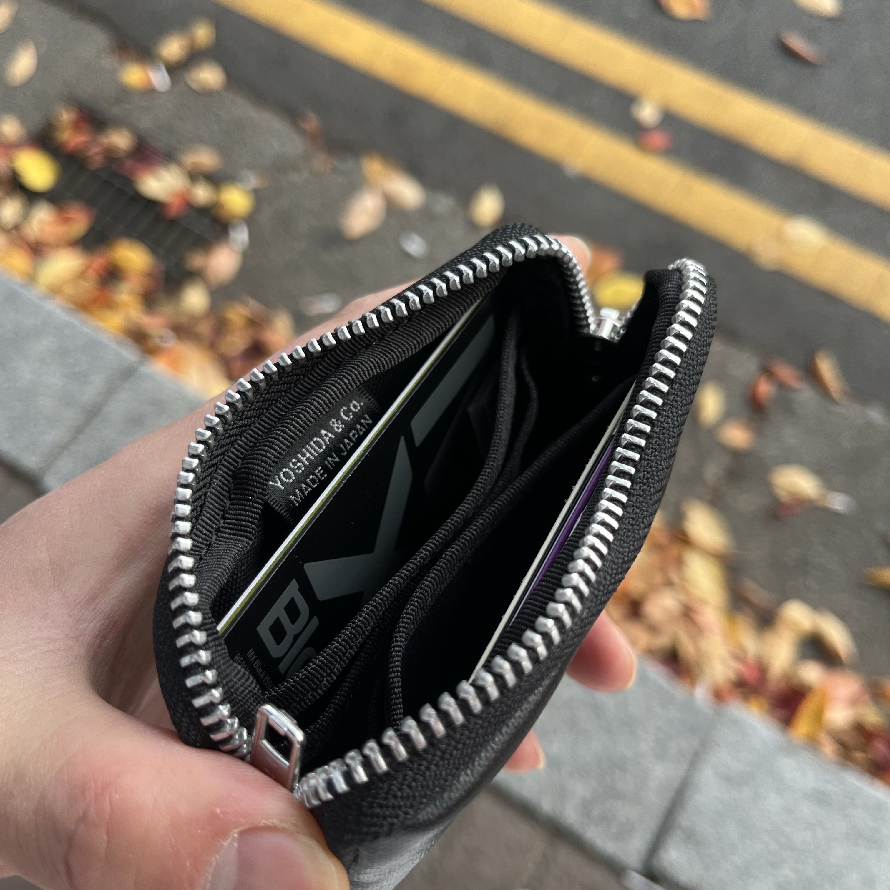Porter Freestyle Multi Coin Case Black 착용 스타일 - 2
