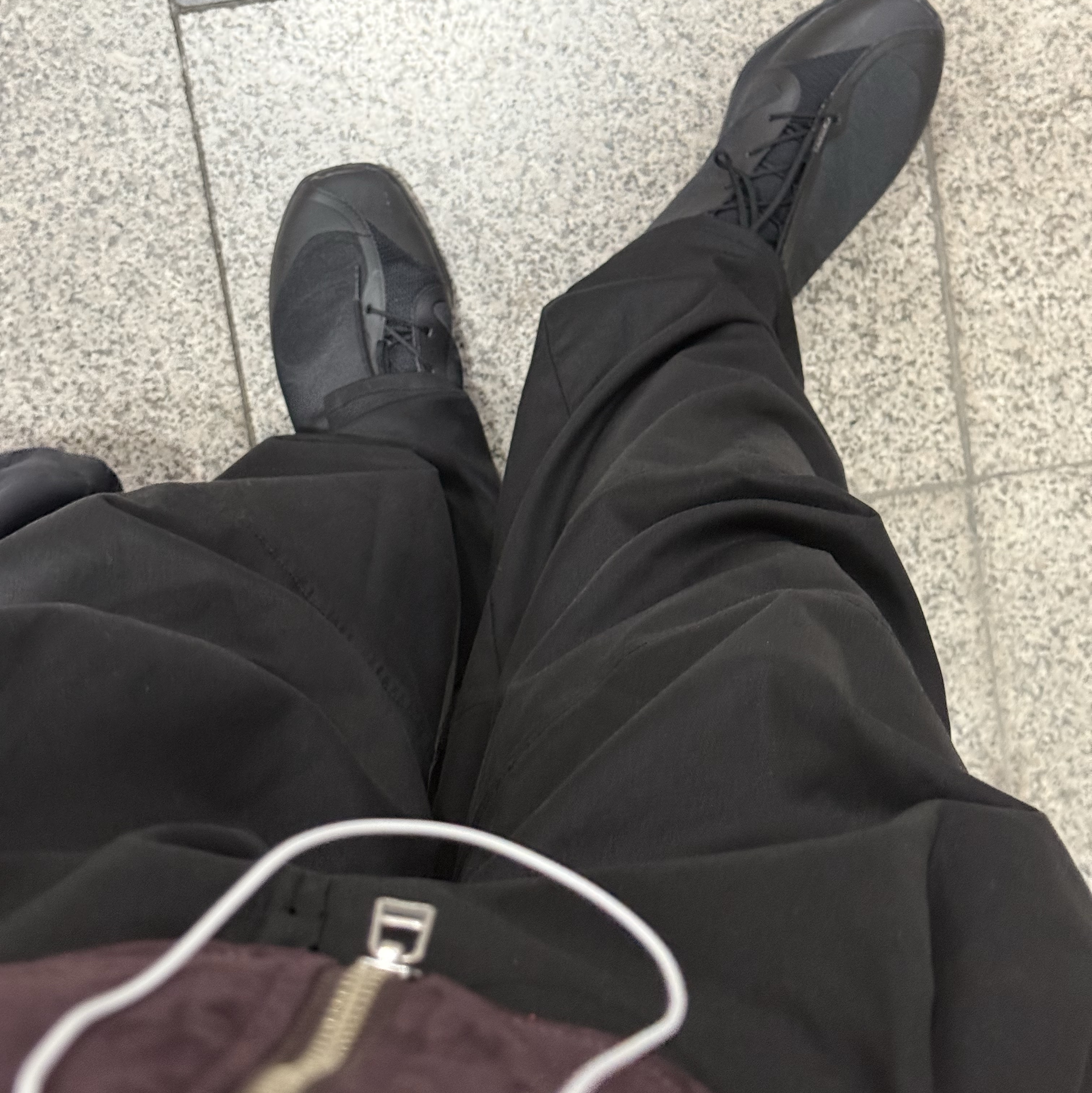 On Running x Post Archive Faction (Paf) Cloudventure Peak All Black 착용 스타일