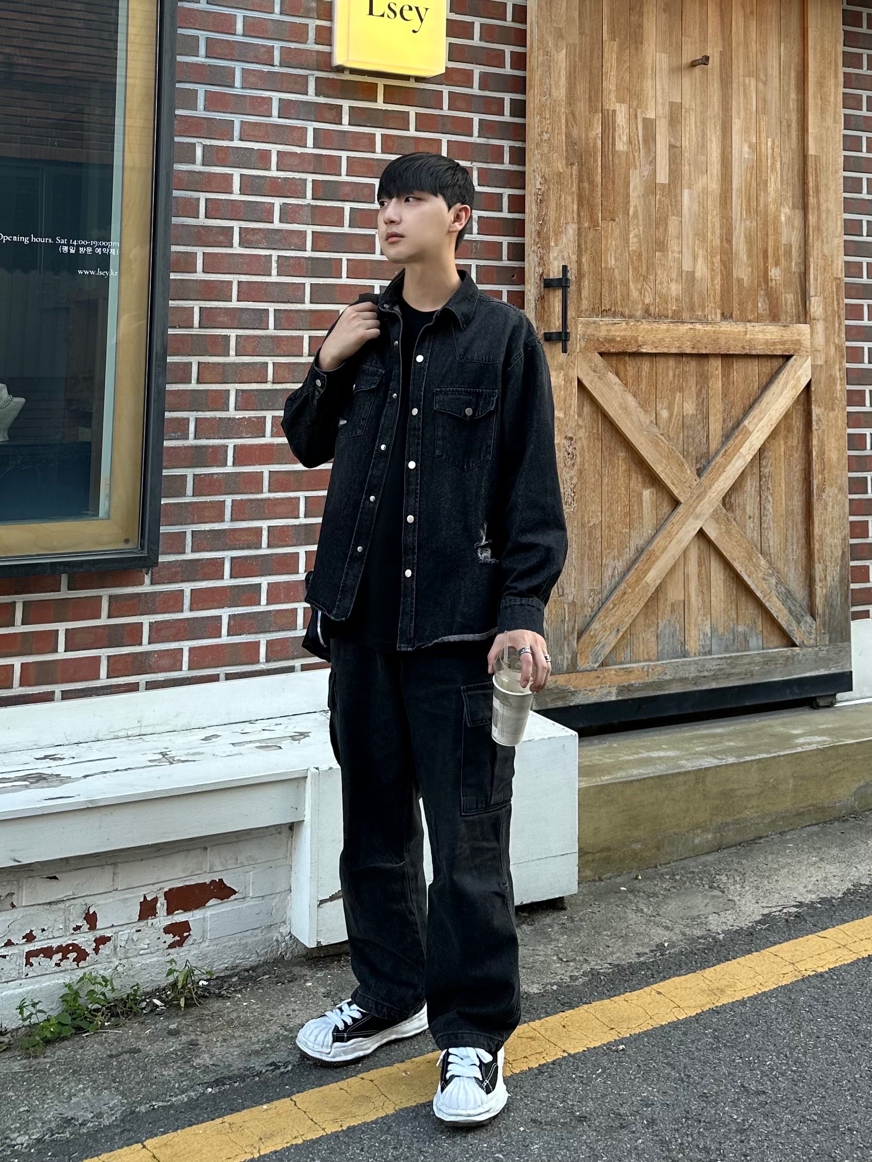 Maison Mihara Yasuhiro Peterson OG Sole Canvas Low Sneakers Black 착용 스타일 - 1