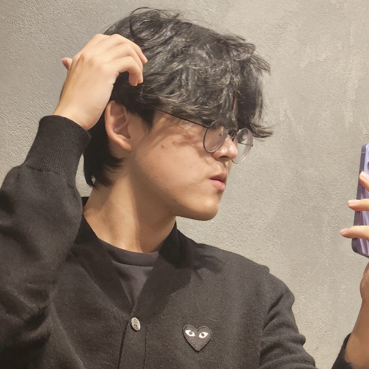 Play Comme des Garcons Black Heart Knit Cardigan Black 착용 스타일