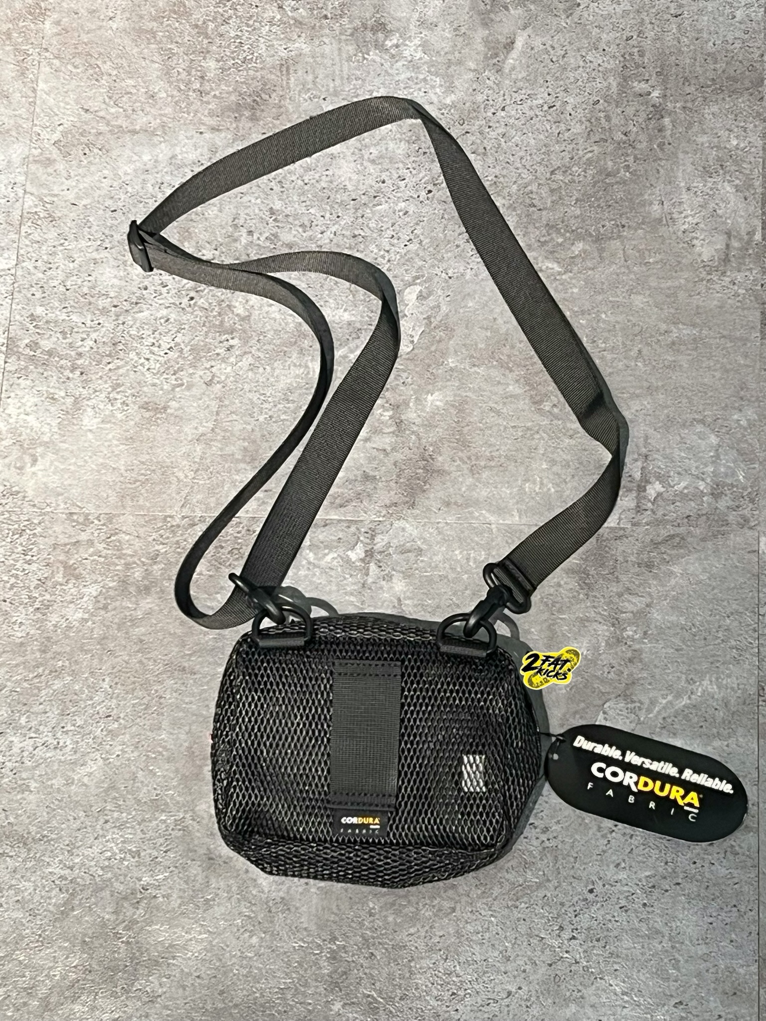 Supreme Small Shoulder Bag Black - 20SS 착용 스타일 - 2