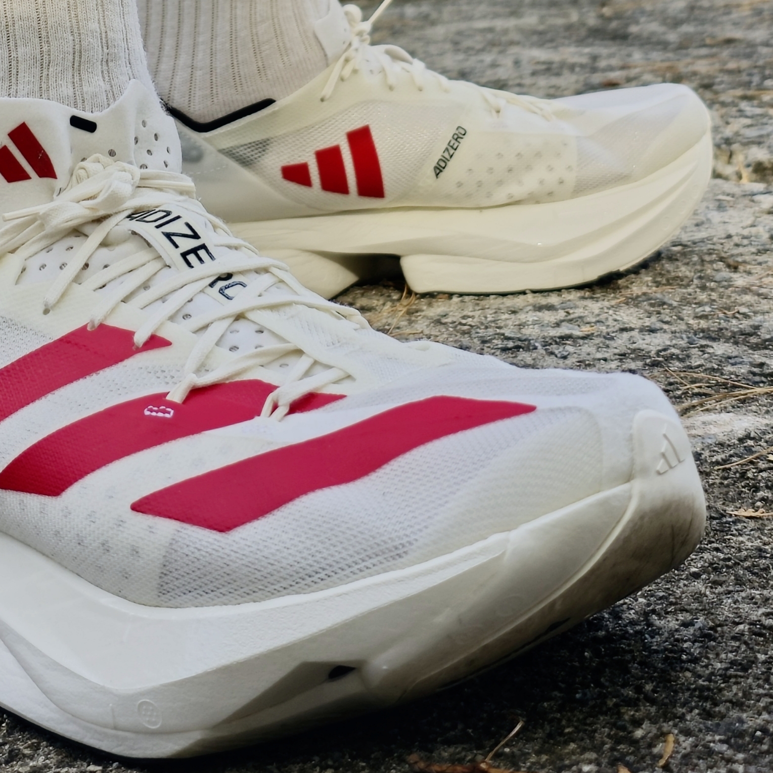 Adidas Adizero Adios Pro 3 Off White Better Scarlet 착용 스타일 - 2