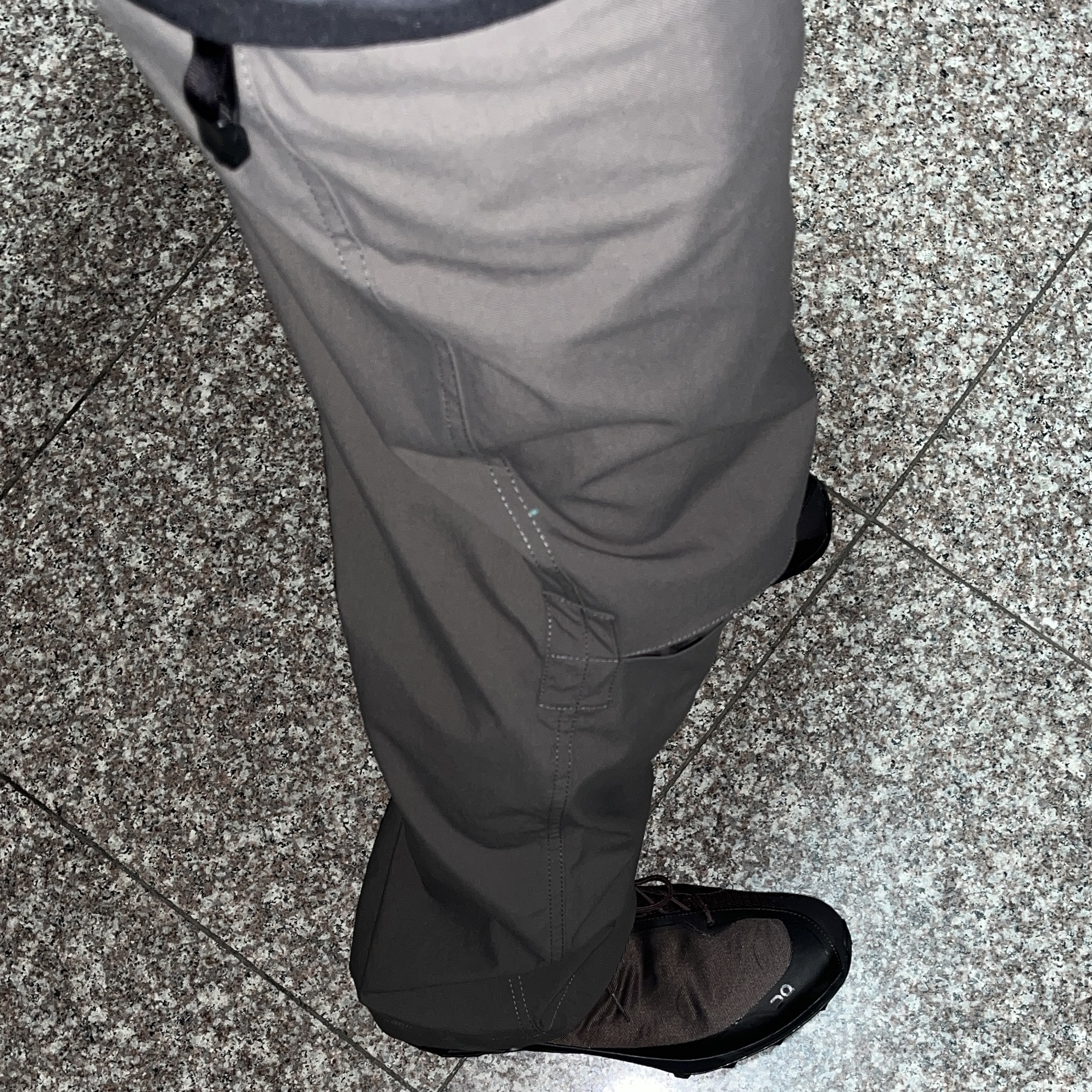 On Running x Post Archive Faction (Paf) Cloudventure Peak Cacao Espresso 착용 스타일 - 4