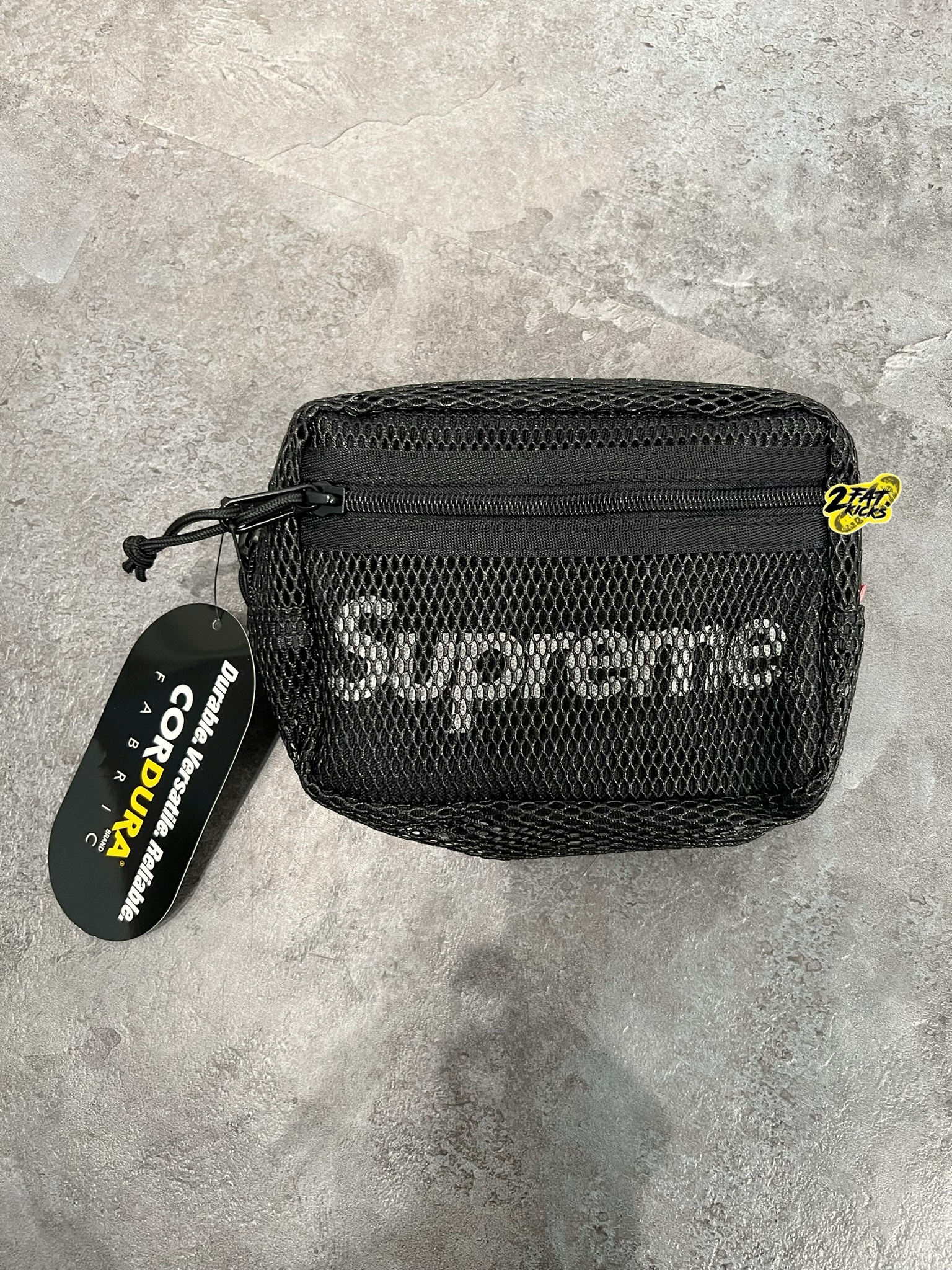 Supreme Small Shoulder Bag Black - 20SS 착용 스타일 - 3