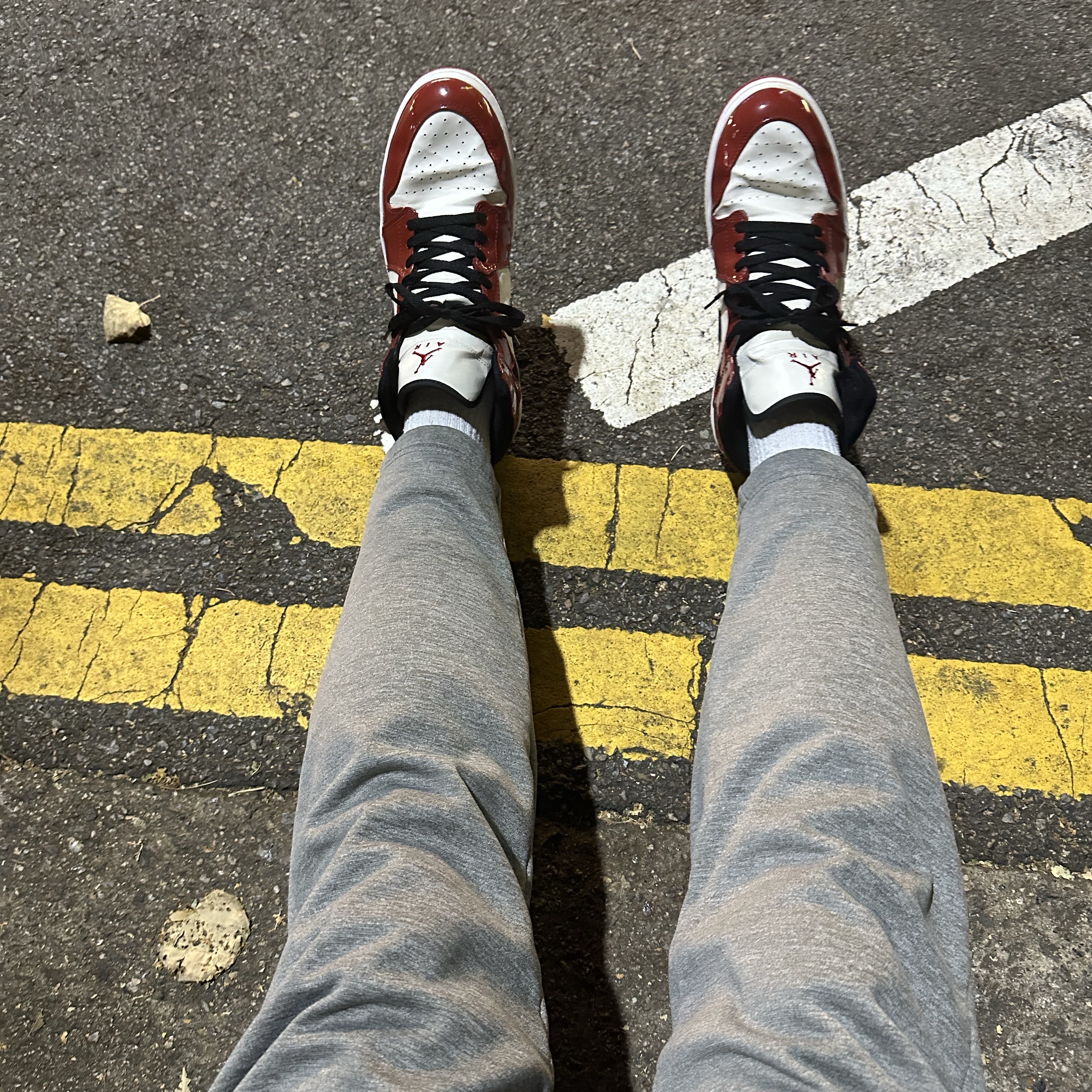 Jordan 1 Retro Patent Chicago Bulls 2003 착용 스타일 - 1