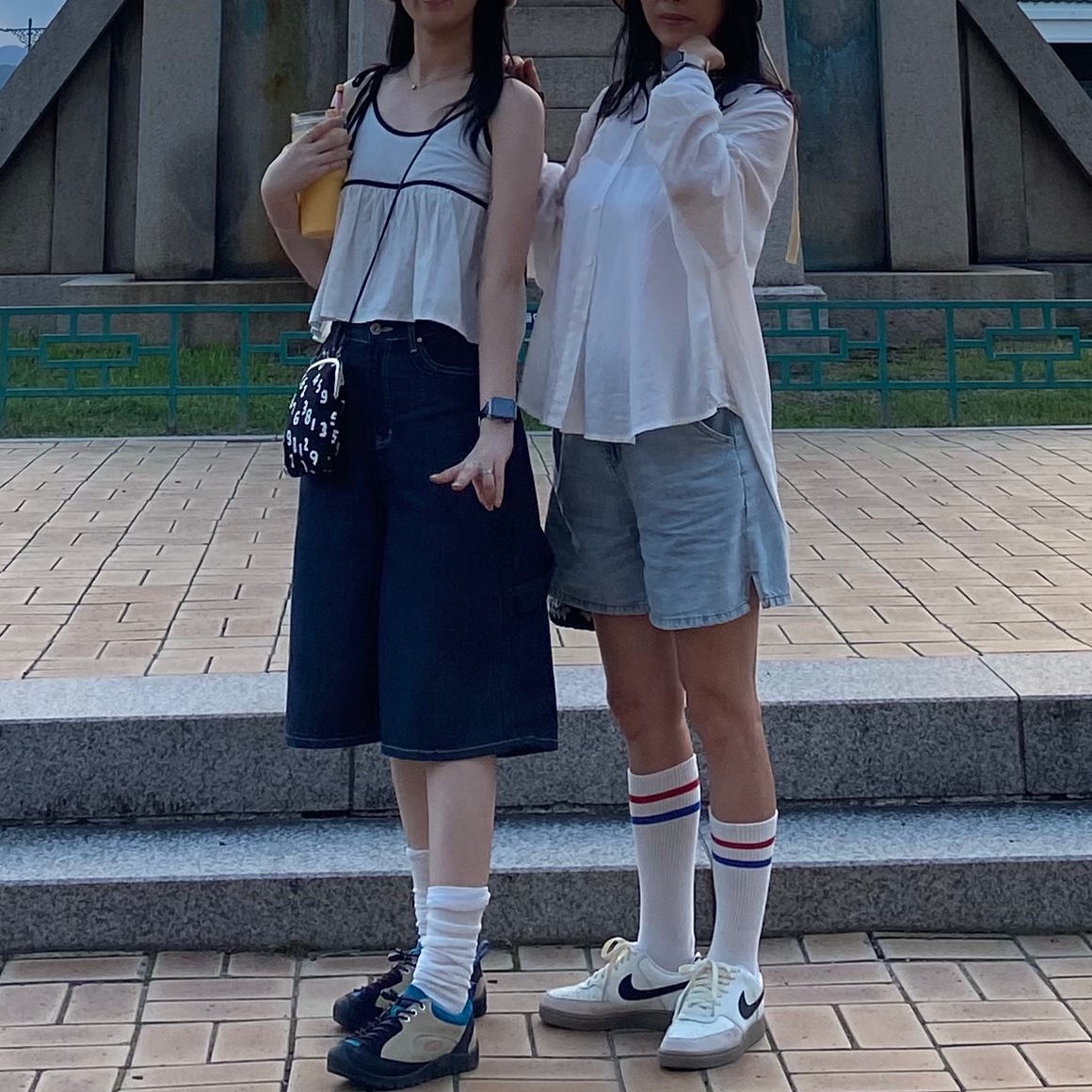 (W) Keen Jasper Rocks SP Sneakers Beige, Sou Sou Canvas Soft Gamaguchi Bag Large Black (with 110cm Black Leather Strap) 착용 스타일