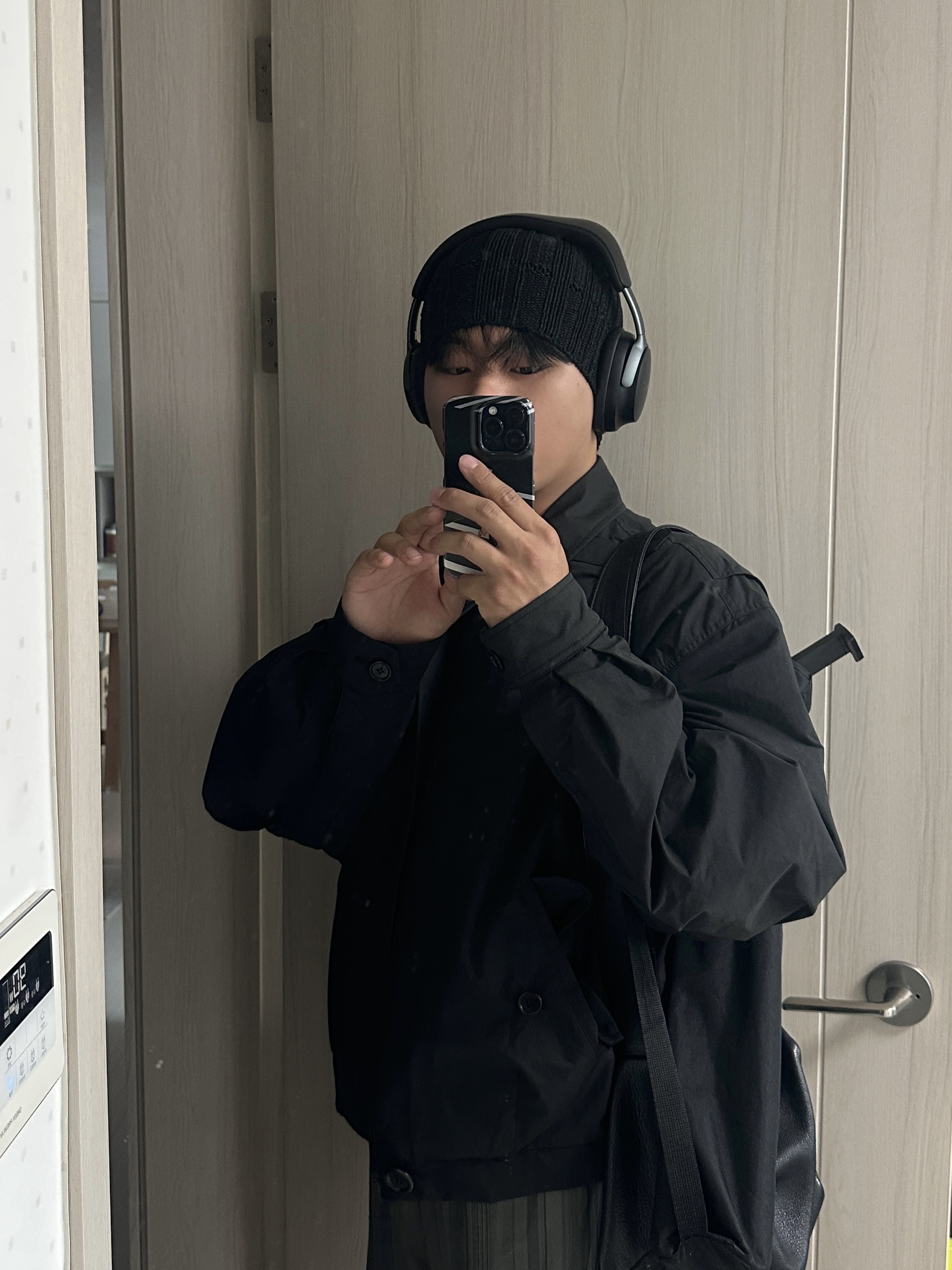 Amomento Cotton Nylon Padded Jumper Black - 24FW, BOSE QC Ultra Black (Korean Ver.) 착용 스타일