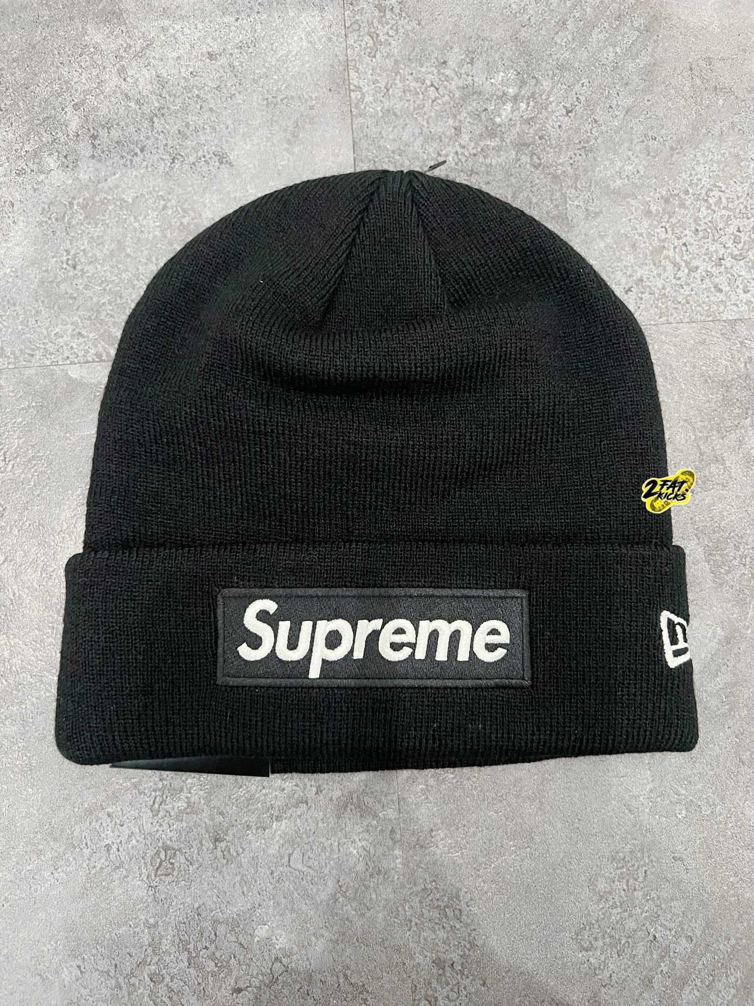 Supreme New Era Box Logo Beanie Black - 21FW, Supreme New Era Box Logo Beanie Heather Grey - 22FW 착용 스타일 - 4