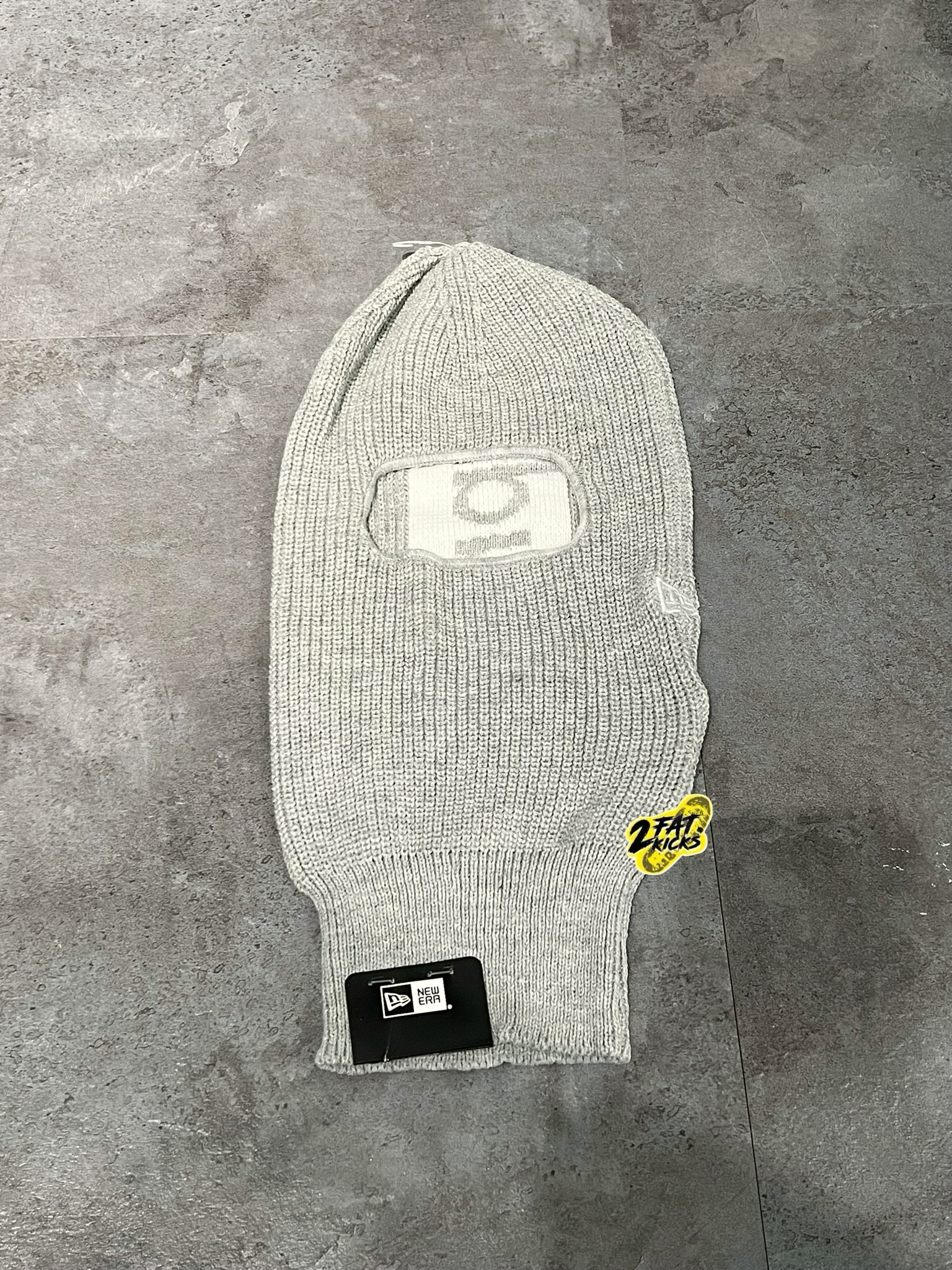 Supreme New Era Box Logo Balaclava White - 22FW, Supreme New Era Box Logo Balaclava Black - 22FW 착용 스타일 - 3