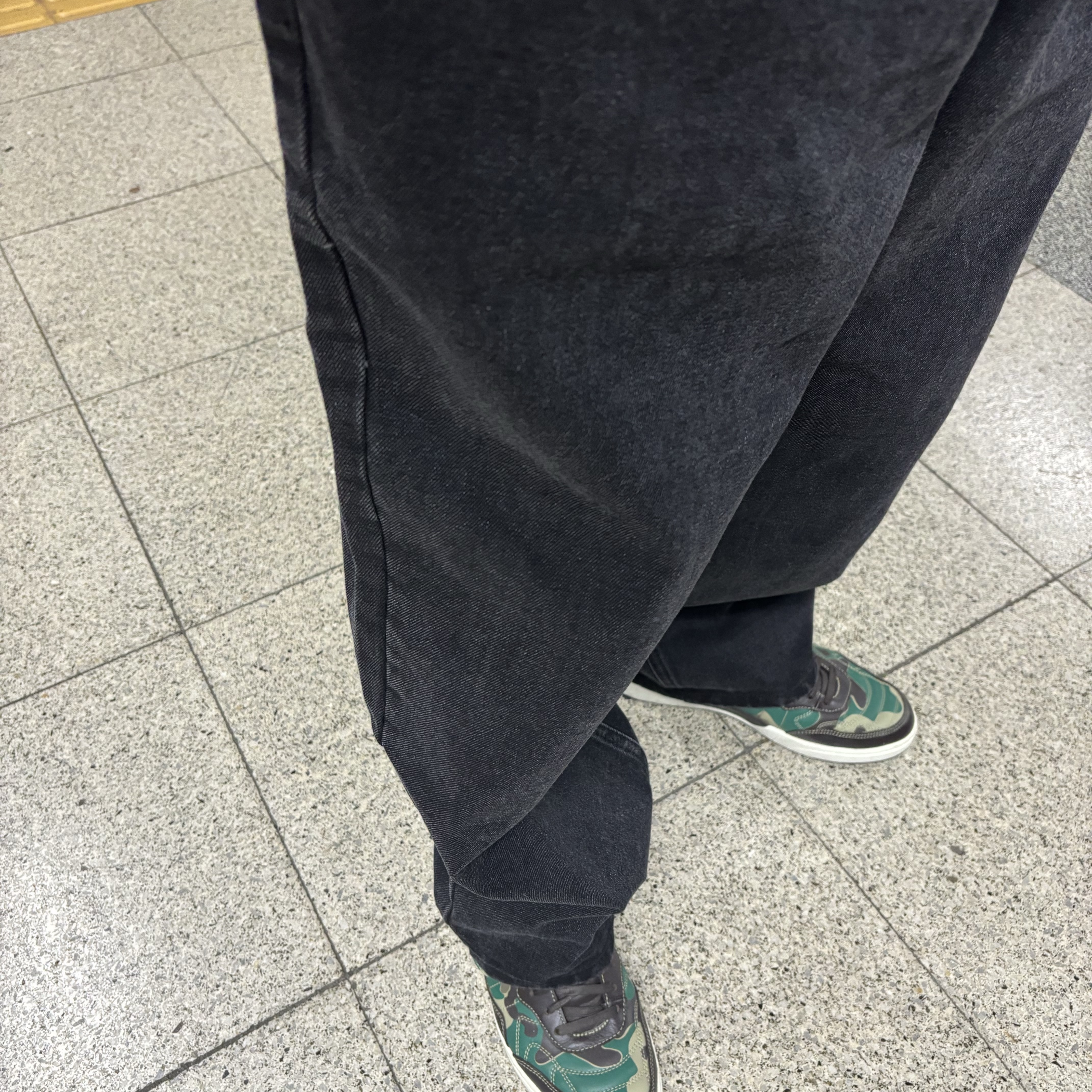 Millo Archive Overfit Double Waist Pants Washed Black 착용 스타일 - 2