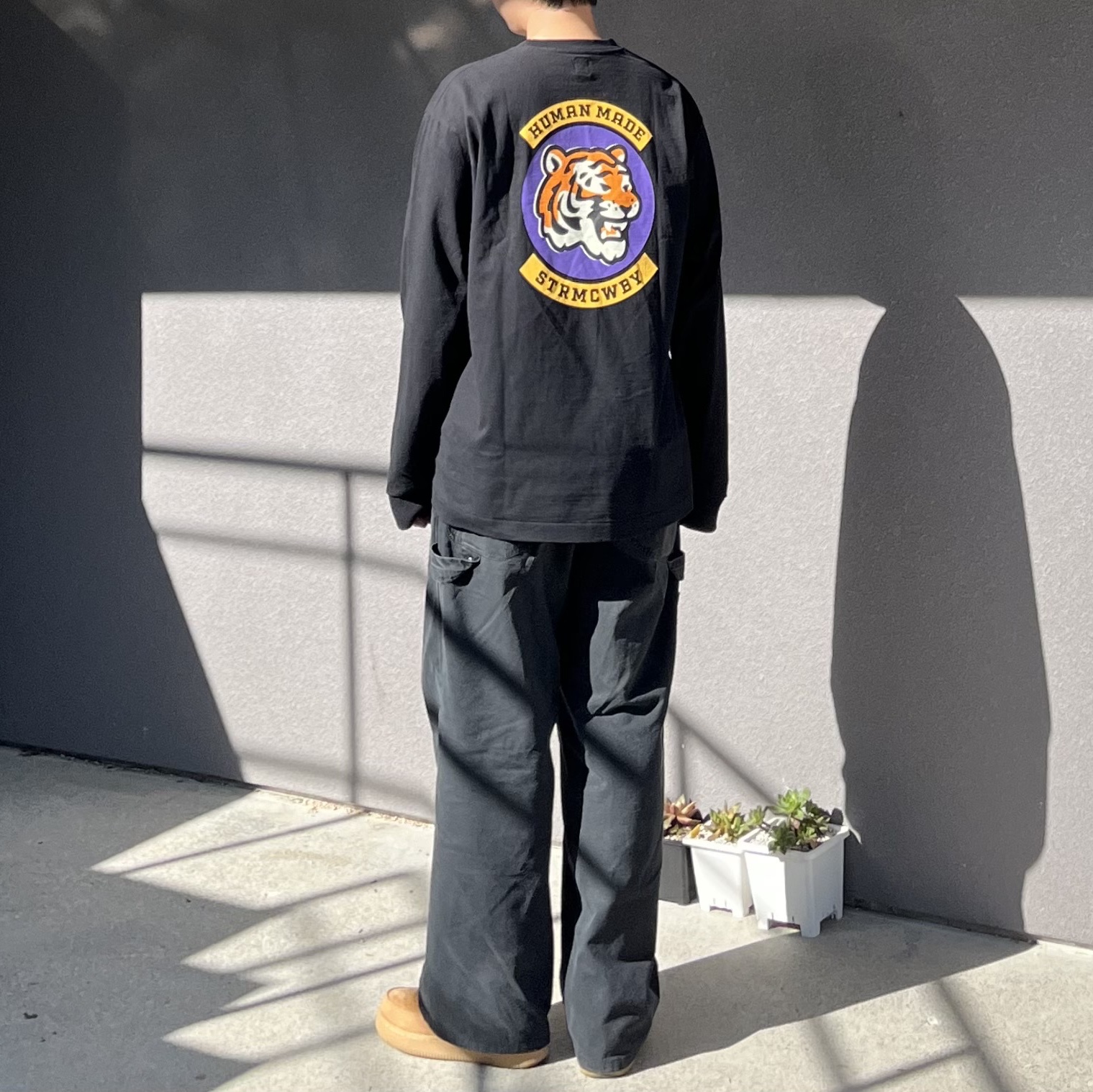 Human Made Graphic L/S T-Shirt Black, Nike x Supreme Air Force 1 Low Flax 착용 스타일