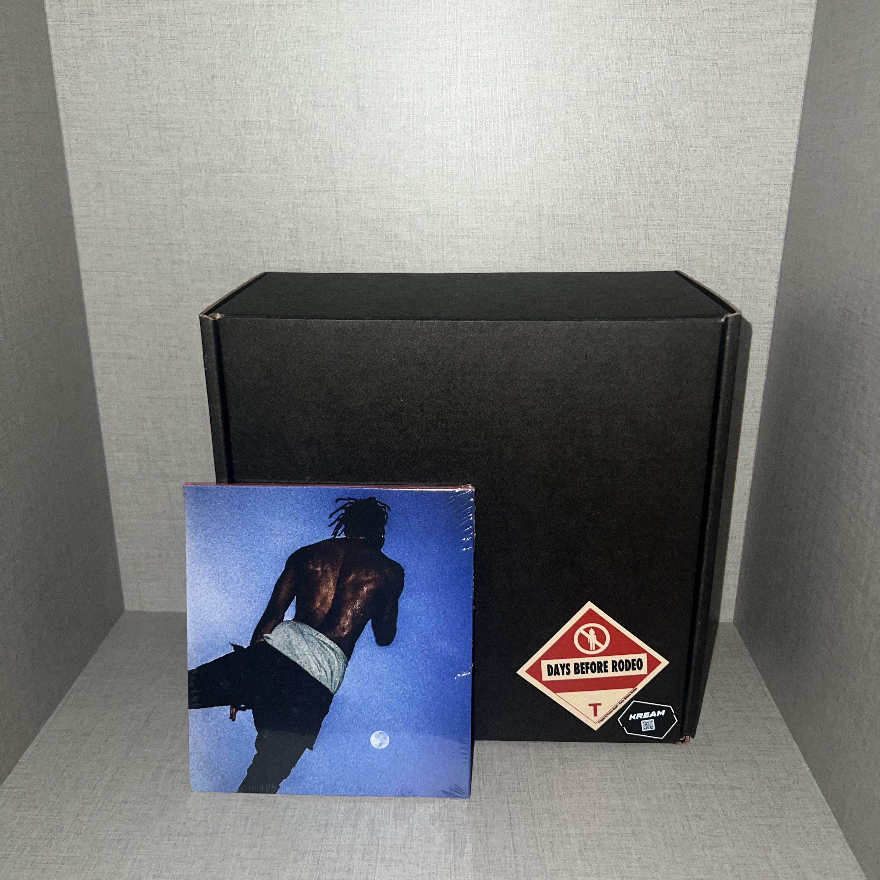 Travis Scott Days Before Rodeo Box Set III Black 착용 스타일