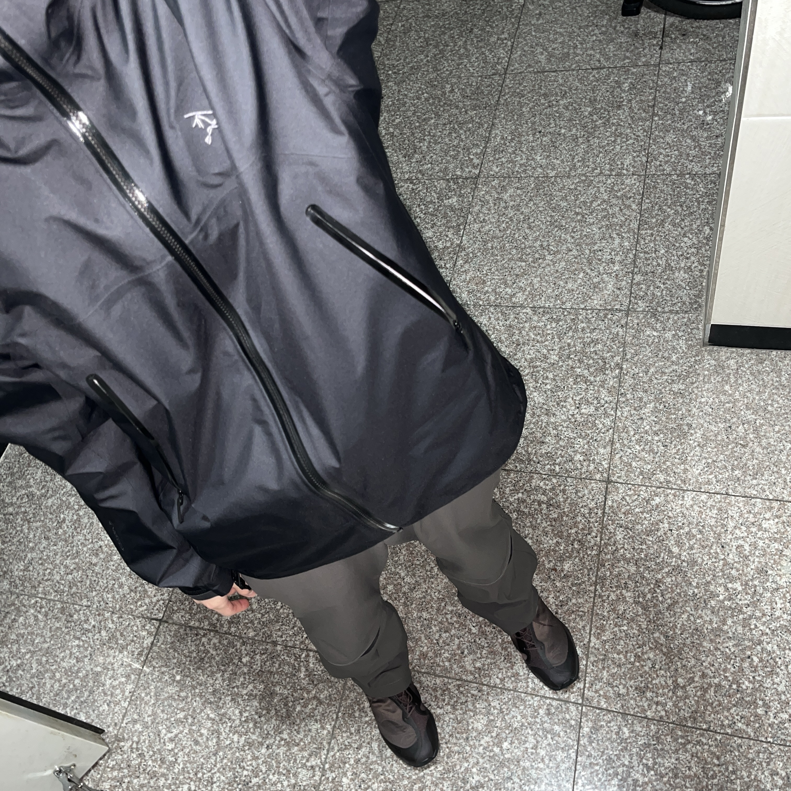 On Running x Post Archive Faction (Paf) Cloudventure Peak Cacao Espresso 착용 스타일 - 2