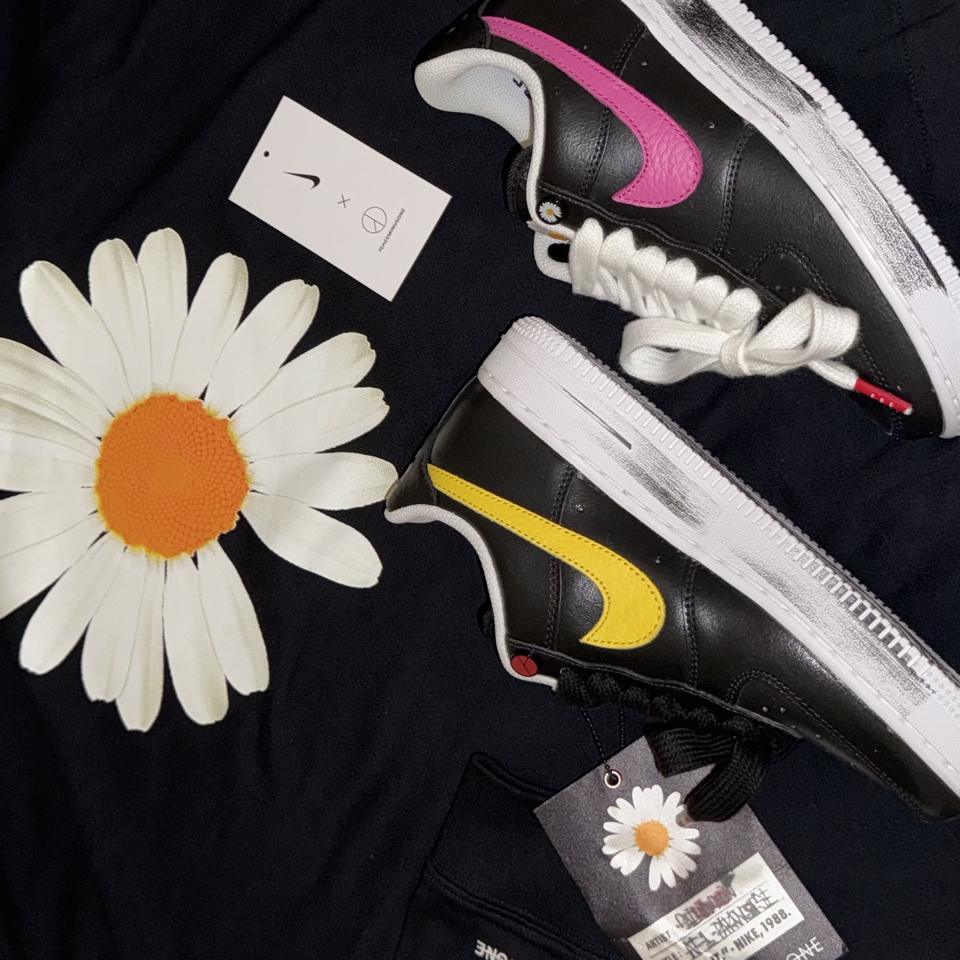 Nike x Peaceminusone Air Force 1 Low Para-Noise 3.0 Black and Multicolor, Nike x Peaceminusone LS T-Shirt Black (DR0097-010) 착용 스타일 - 1