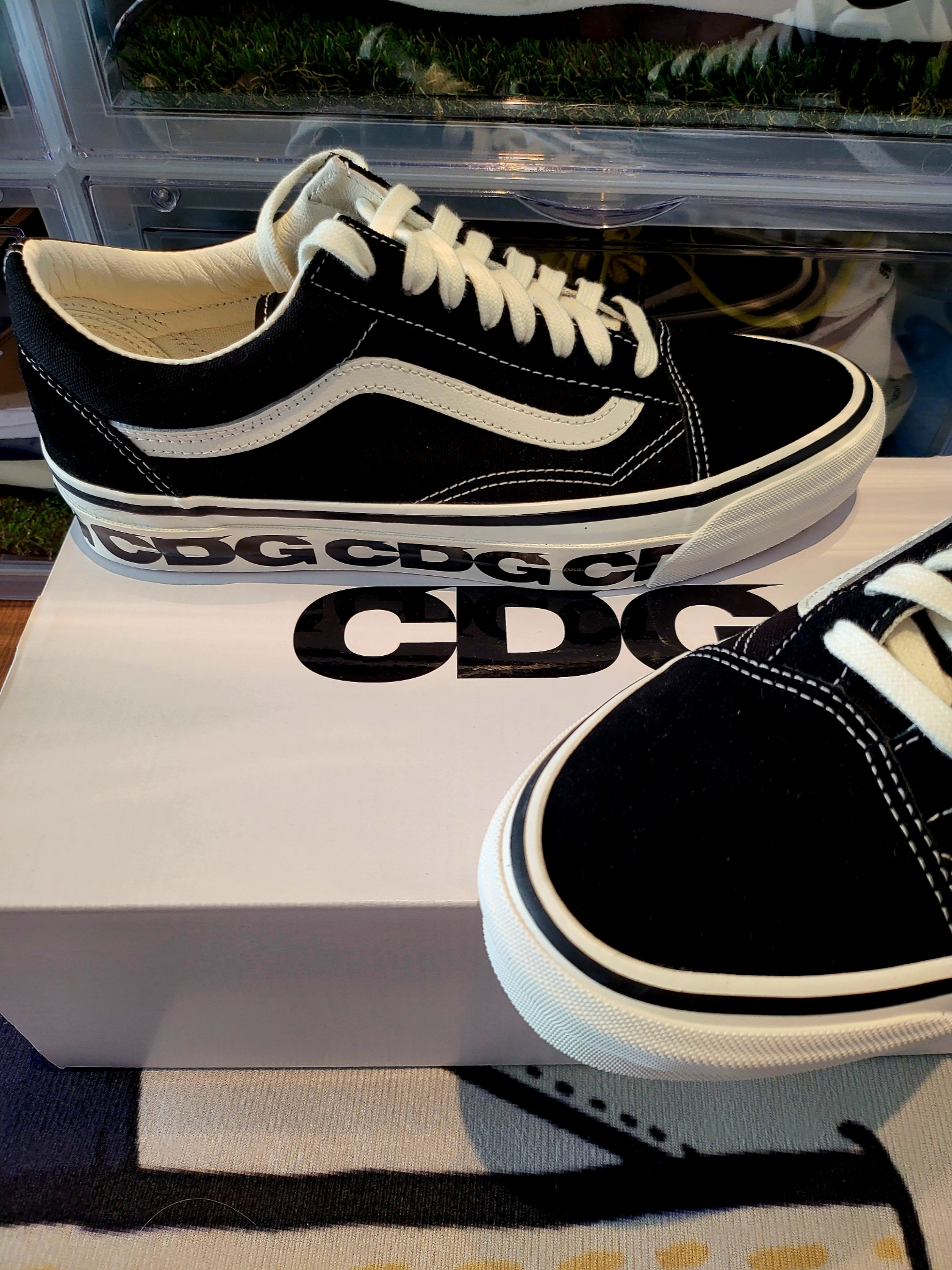 Vans x CDG OTW Old Skool Black 착용 스타일 - 3