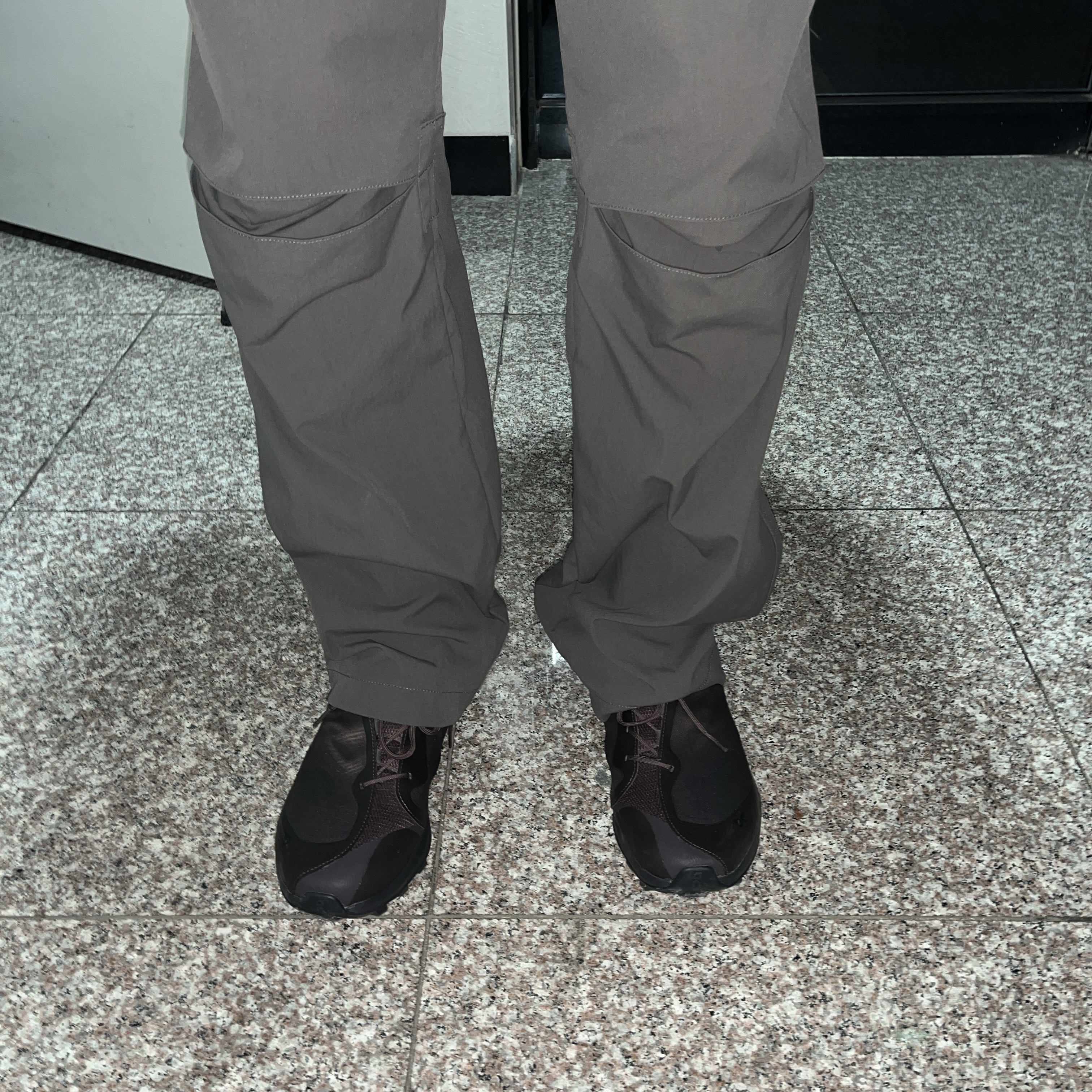 On Running x Post Archive Faction (Paf) Cloudventure Peak Cacao Espresso 착용 스타일 - 3