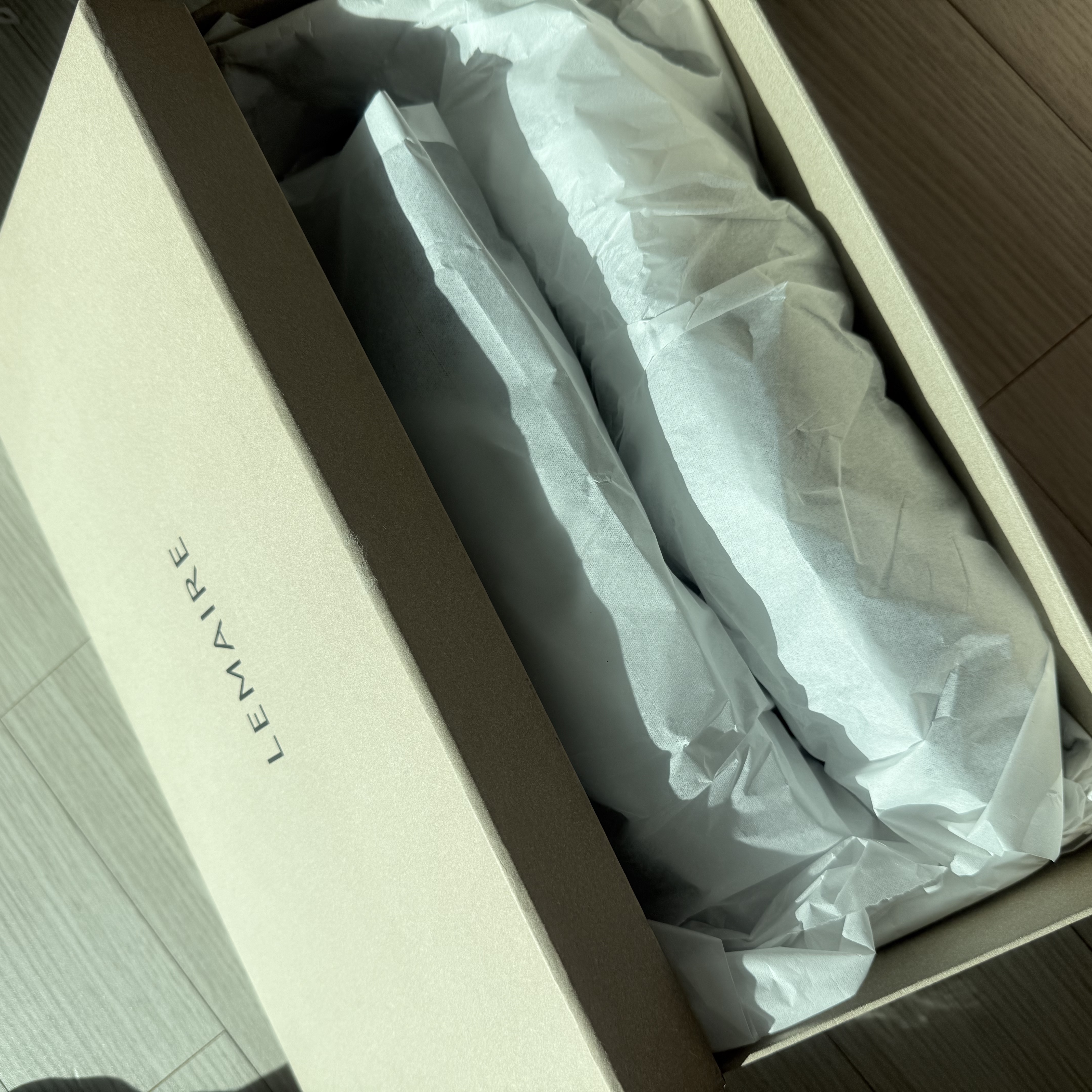 (W) Lemaire Stitch Slippers Black 착용 스타일 - 1