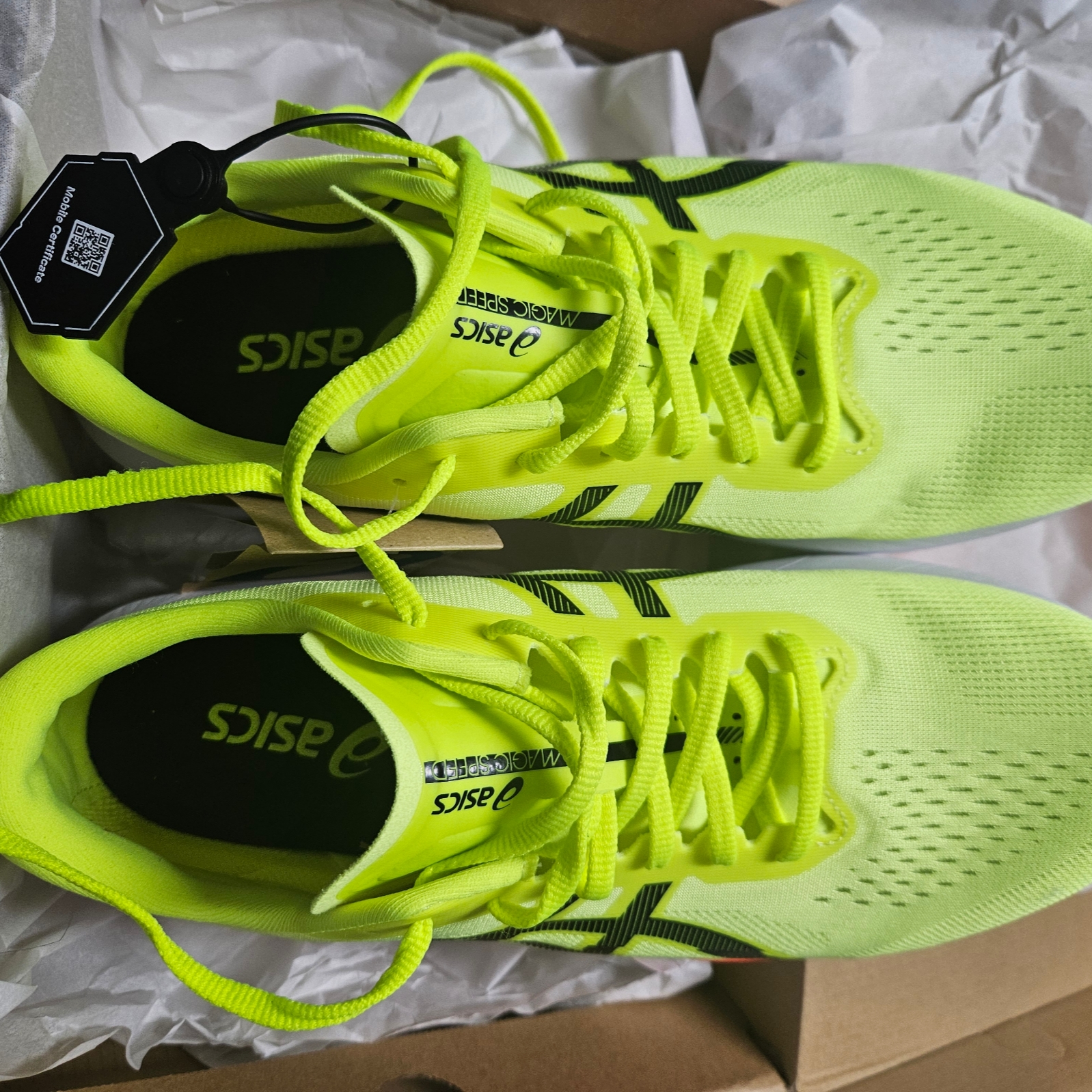 Asics Magic Speed 4 Safety Yellow Black - 2E Wide 착용 스타일 - 2