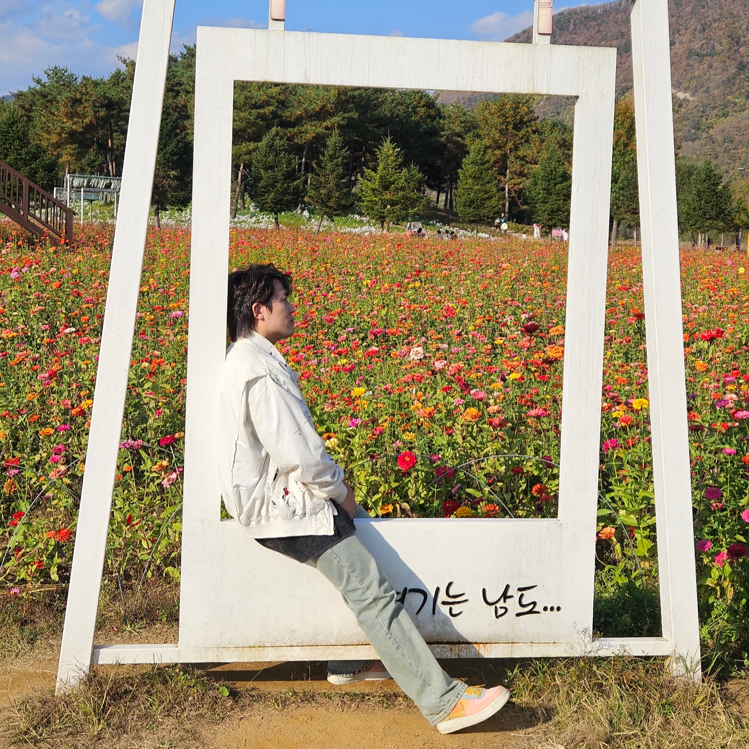 Nike Air Force 1 '07 LV8 Next Nature Sun Club 착용 스타일 - 3