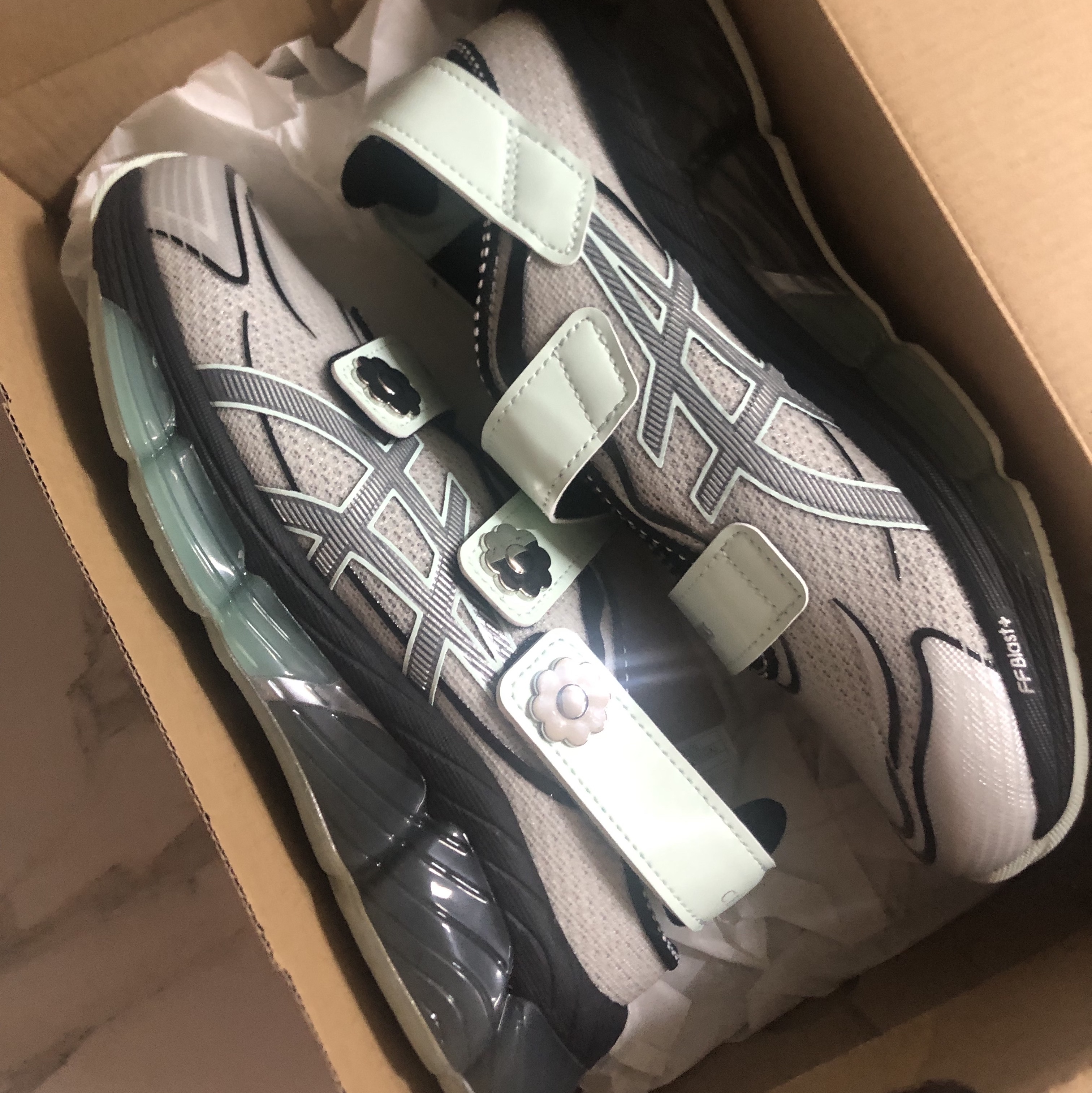 Asics x Cecilie Bahnsen Gel-Quantum 360 VIII Silver Mint 착용 스타일