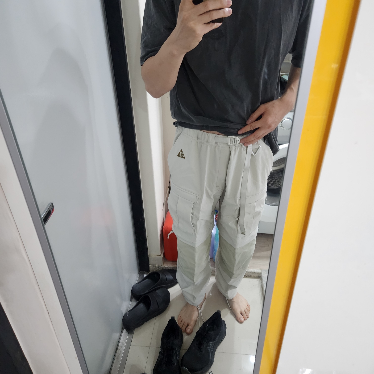 Nike ACG Smith Summit Cargo Pants Light Bone - US/EU 착용 스타일